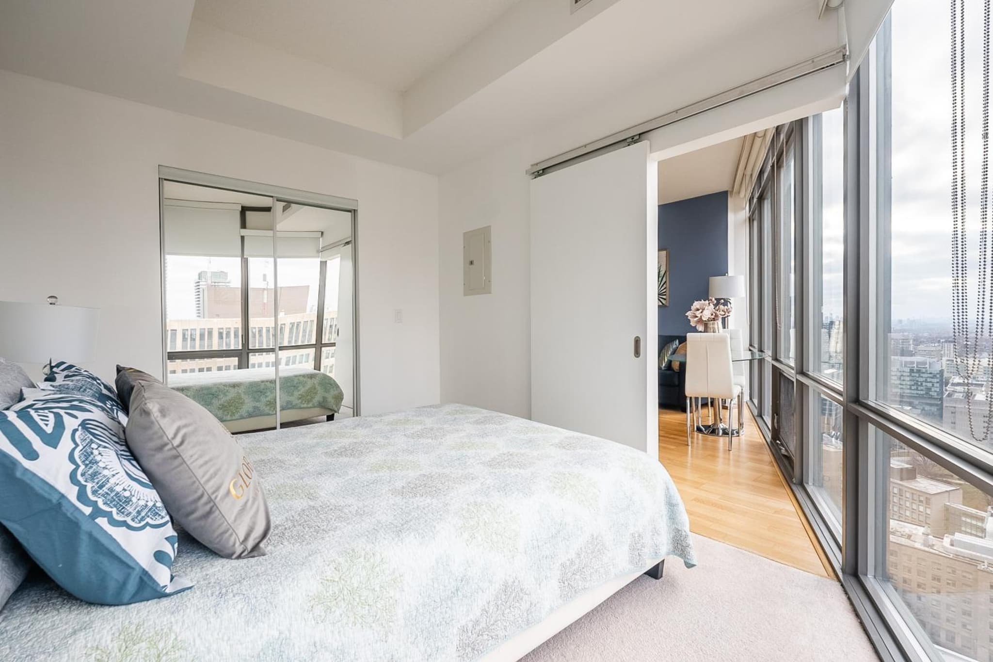 Globalstay. Burano Condos in Downtown Toronto photo 5