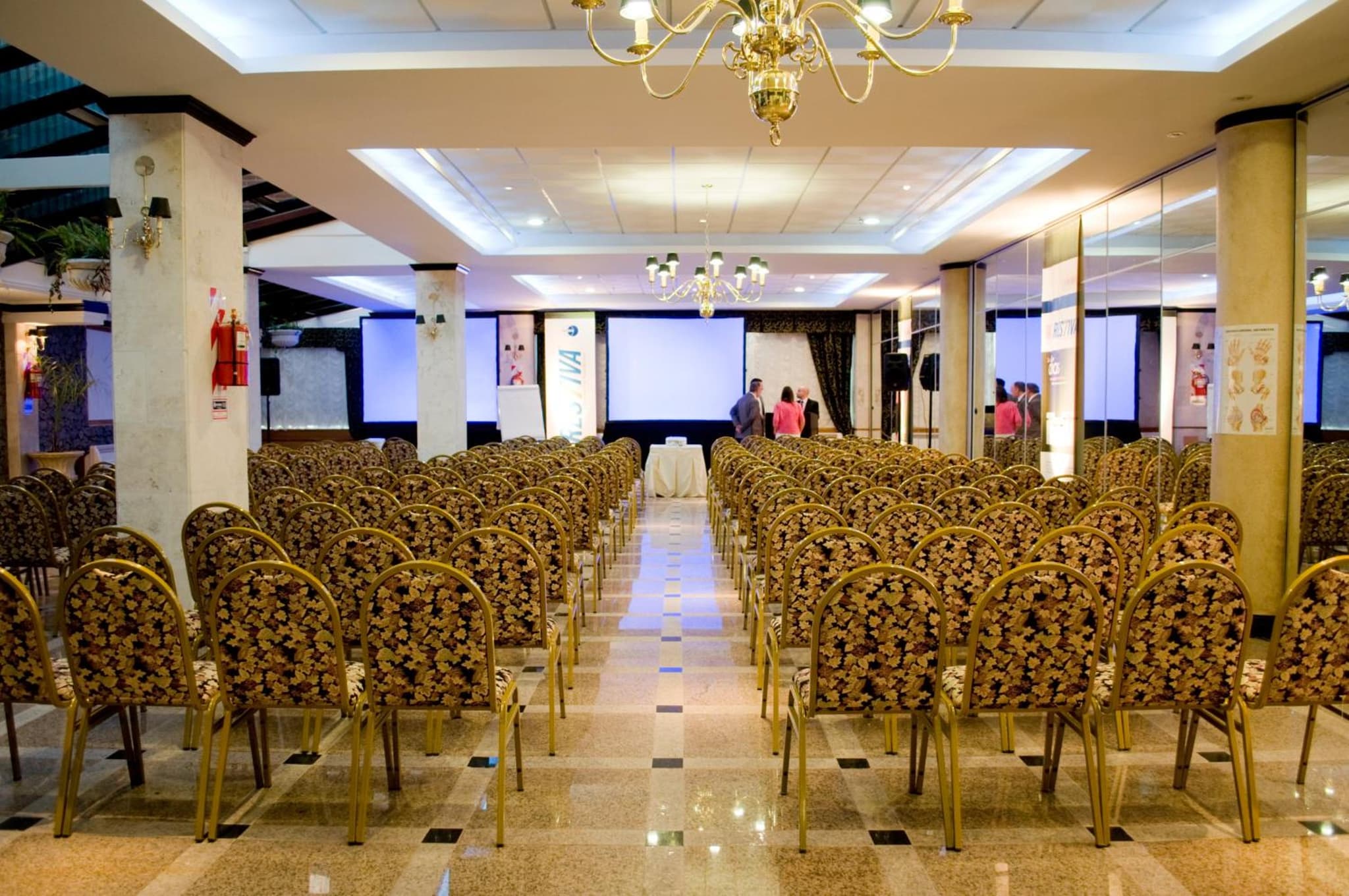 Ramada by Wyndham Buenos Aires photo 9