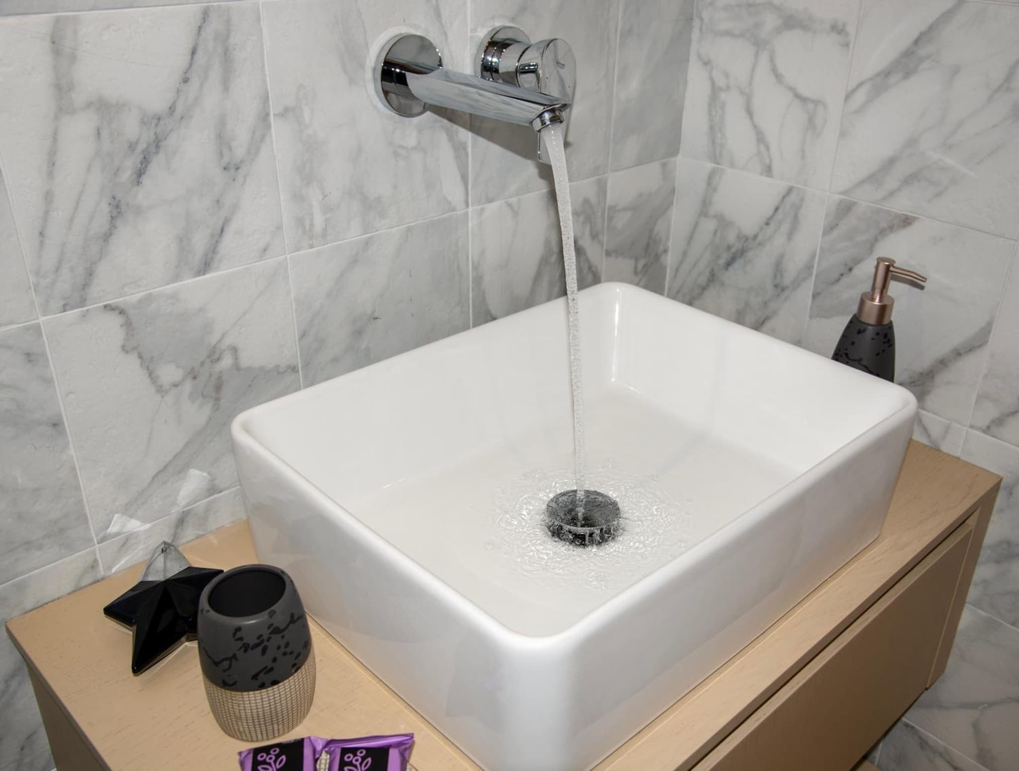 ALPHA SUITES photo 9