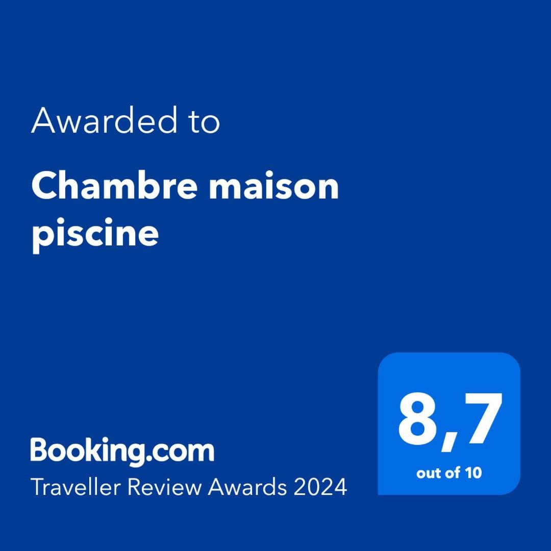 Chambre maison piscine photo 5