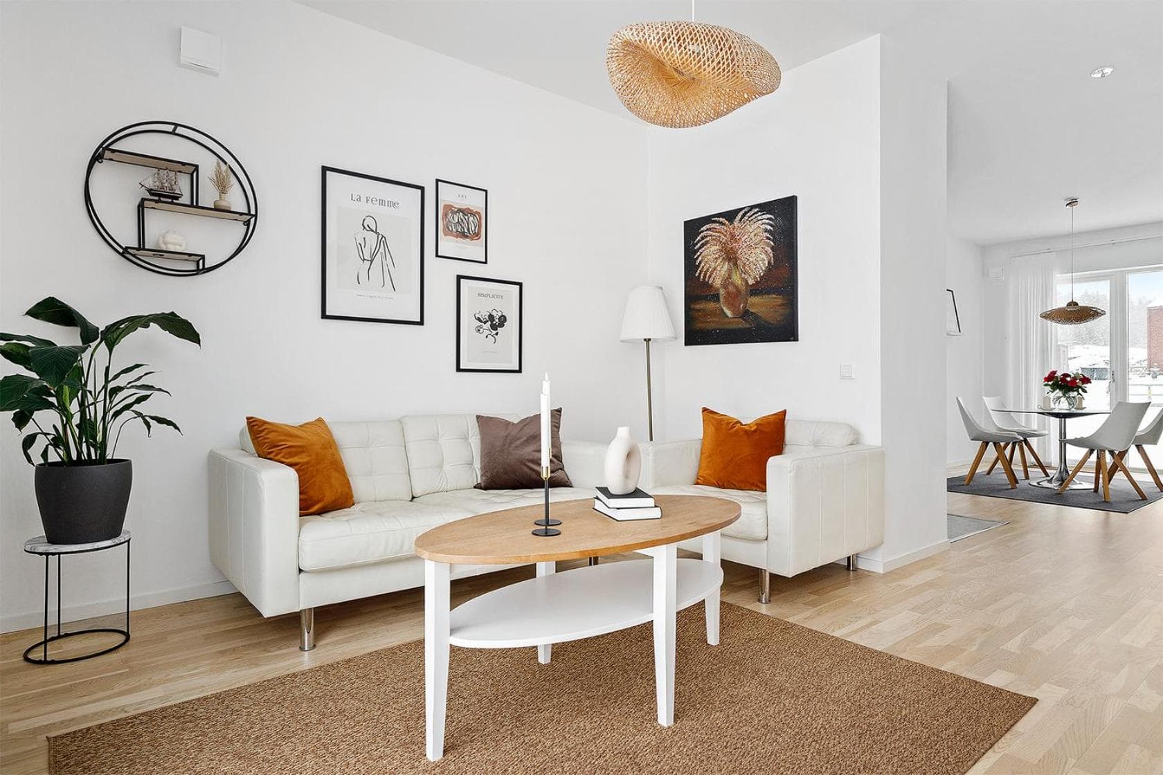 Luxurious newly built villa with patio and private parking photo 8