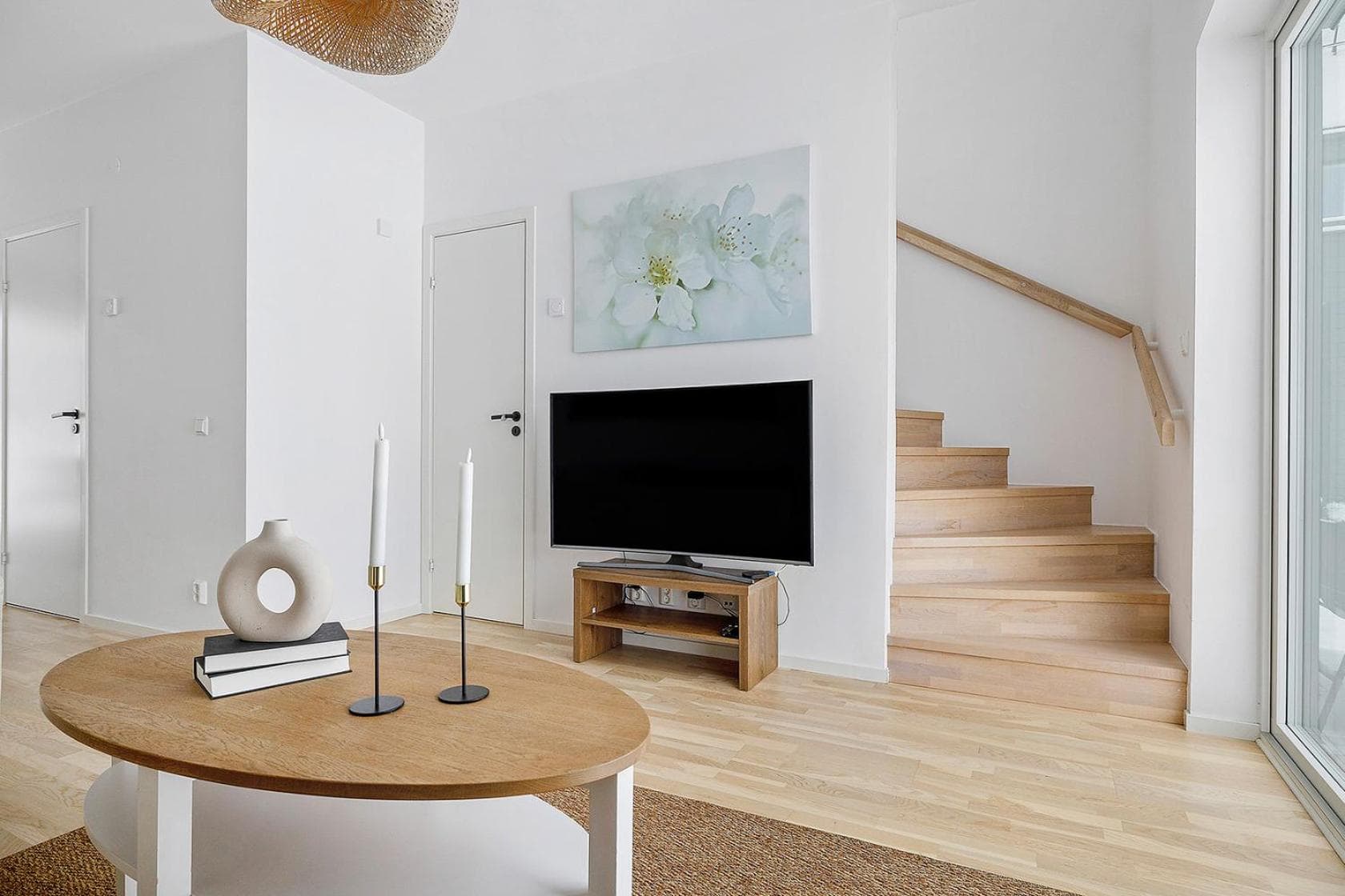 Luxurious newly built villa with patio and private parking photo 9