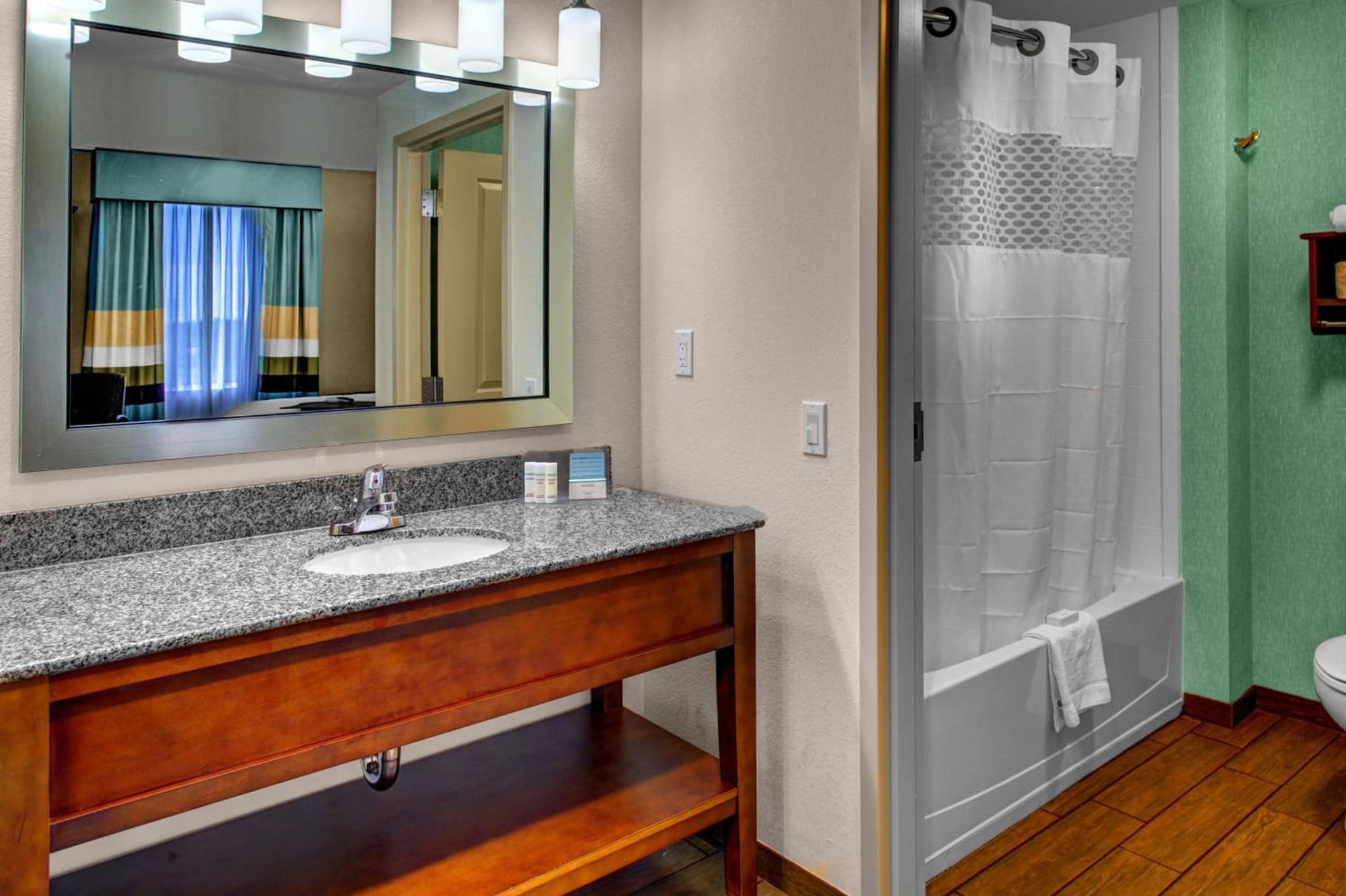 Hampton Inn and Suites Coconut Creek photo 4