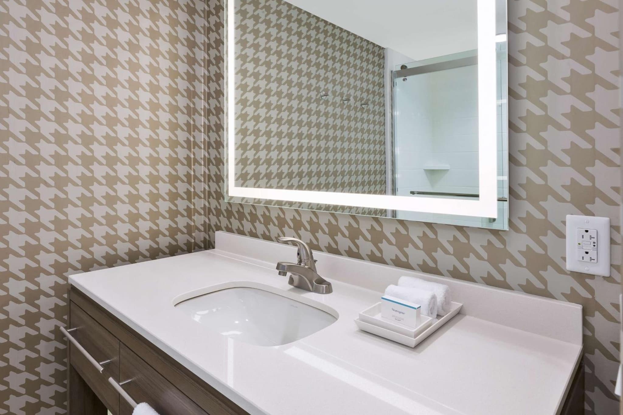 Home2 Suites Wilmington photo 2