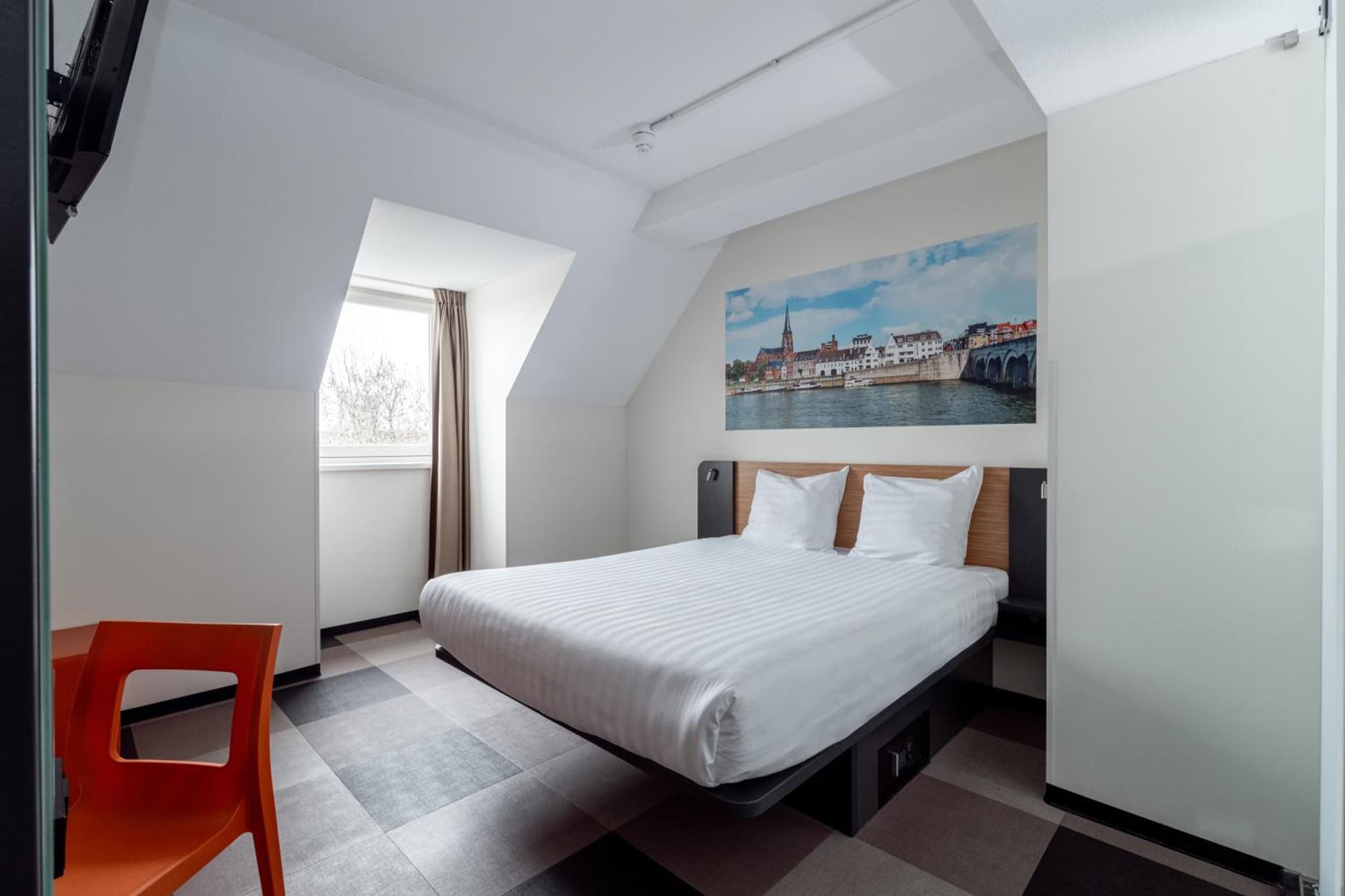 easyHotel Maastricht City Centre photo 7