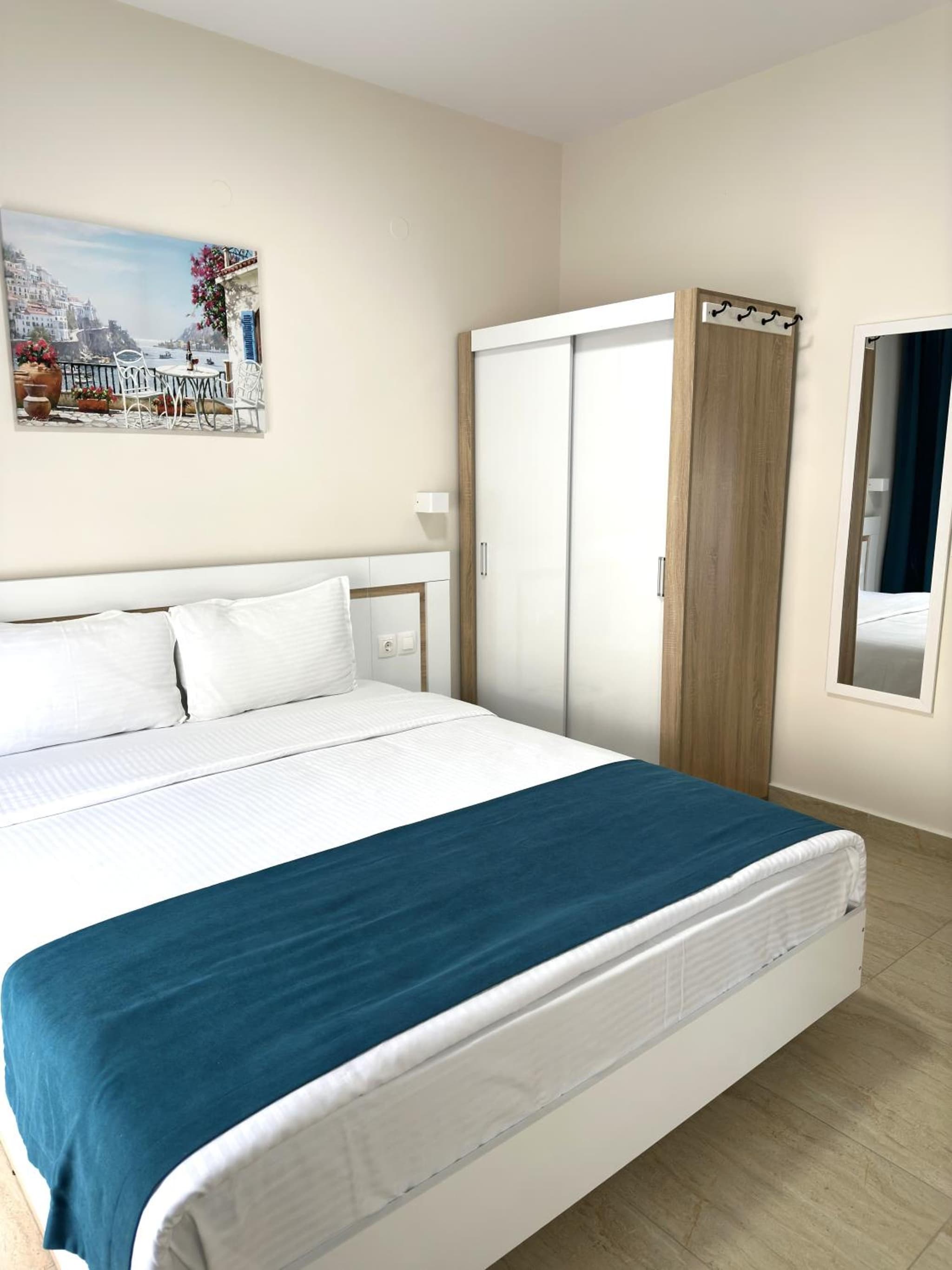 Navarino Luxe Suites photo 4