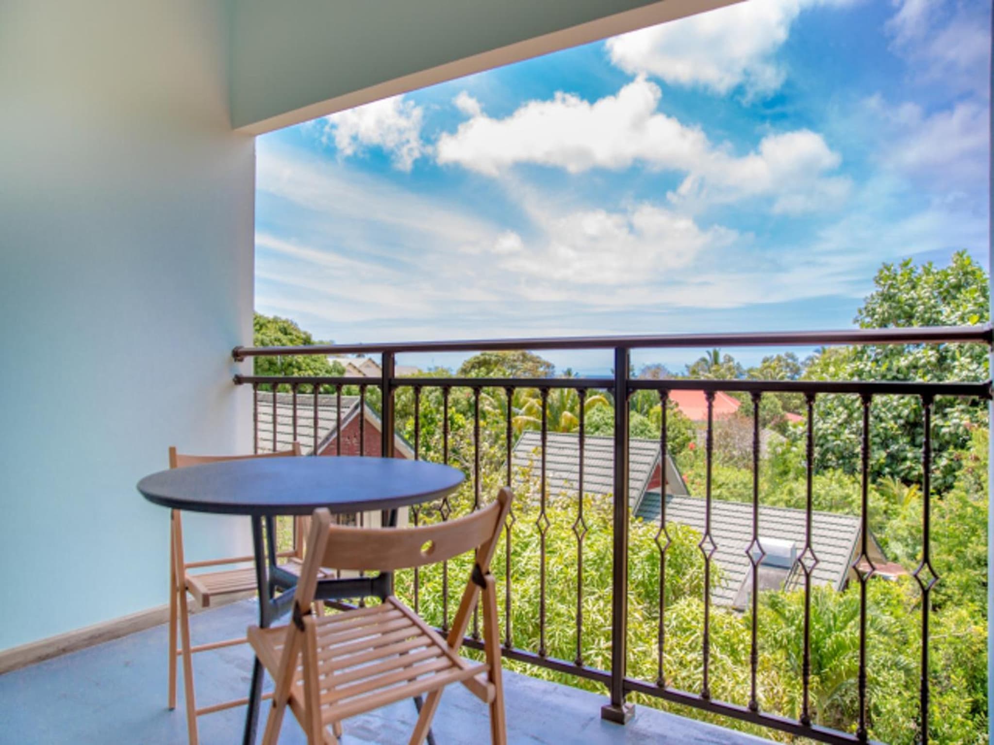 Spacious apartment with sea view, Au Cap, 124 m²