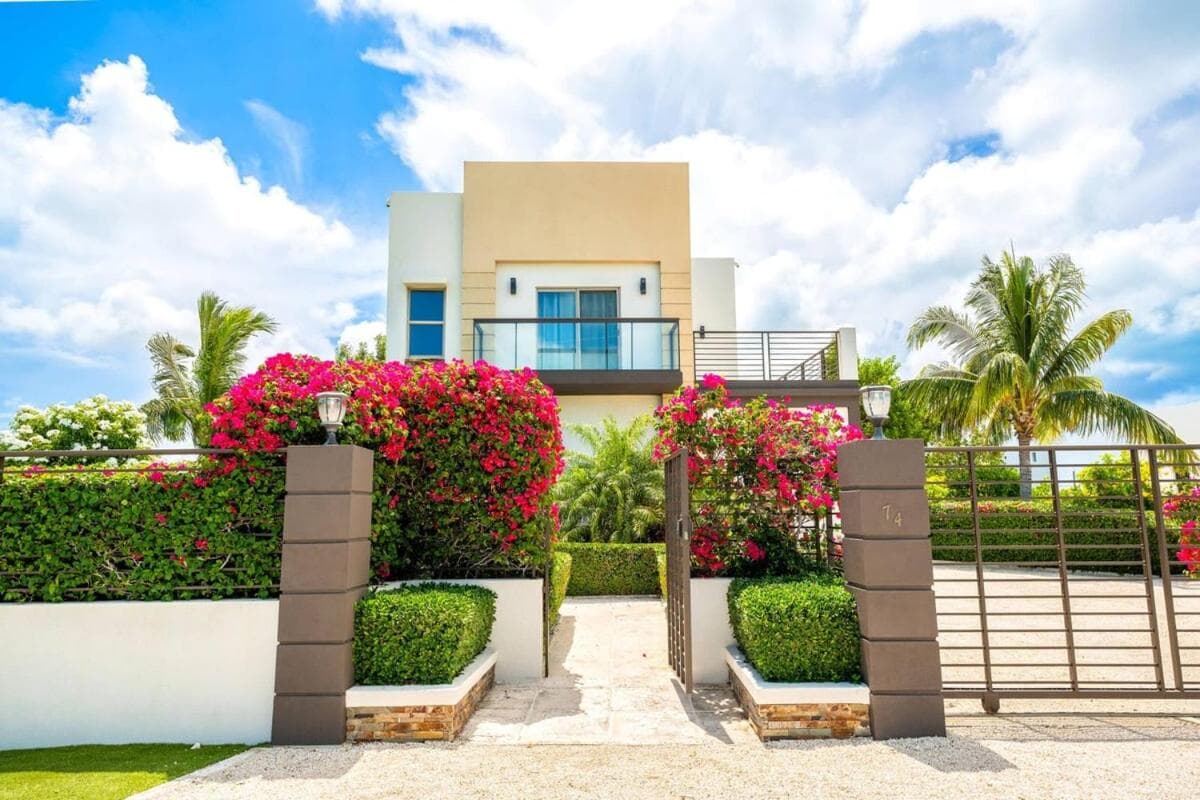Private Pool Villa Ocean Views Steps from Beach photo 9