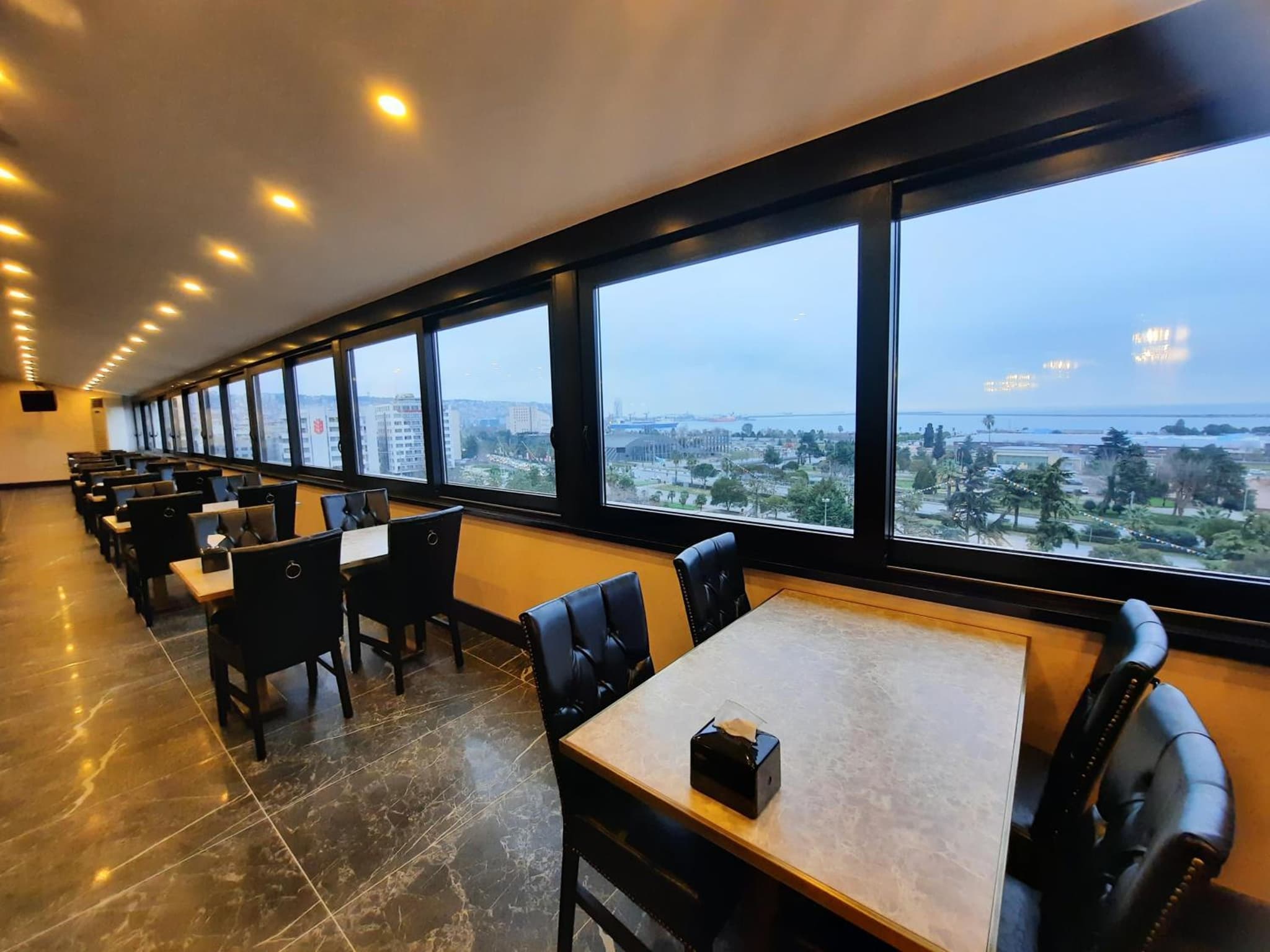 BM HOTEL City photo 2