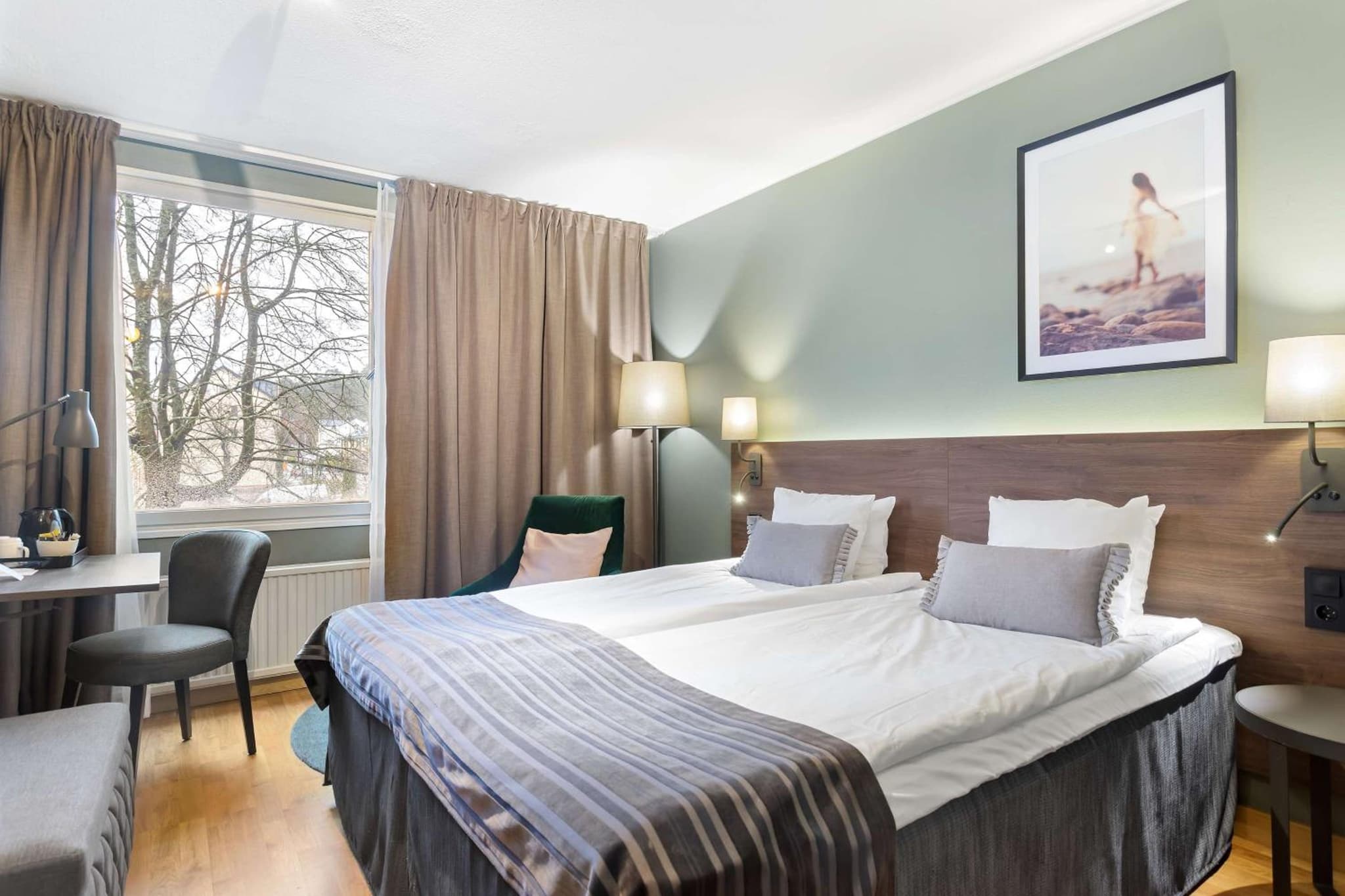 hotel room