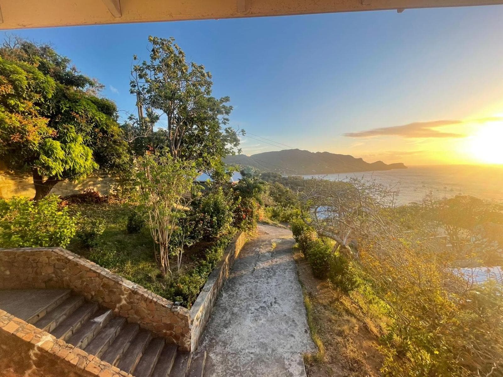 Immaculate 3 Bed Villa Overlooking Admiralty Bay photo 5