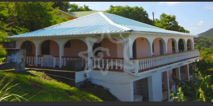 Immaculate 3 Bed Villa Overlooking Admiralty Bay photo 9
