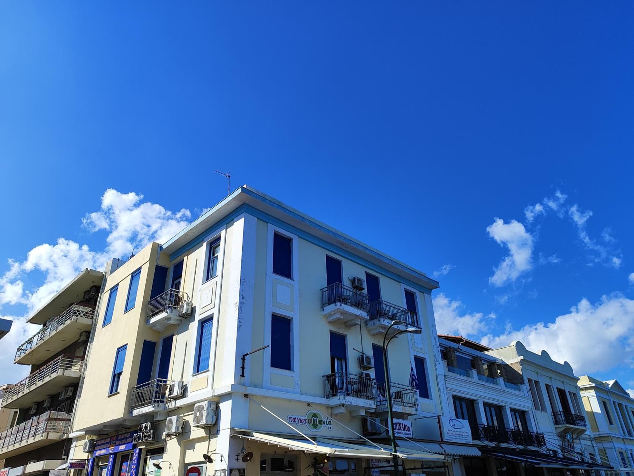 Pelineon Rooms