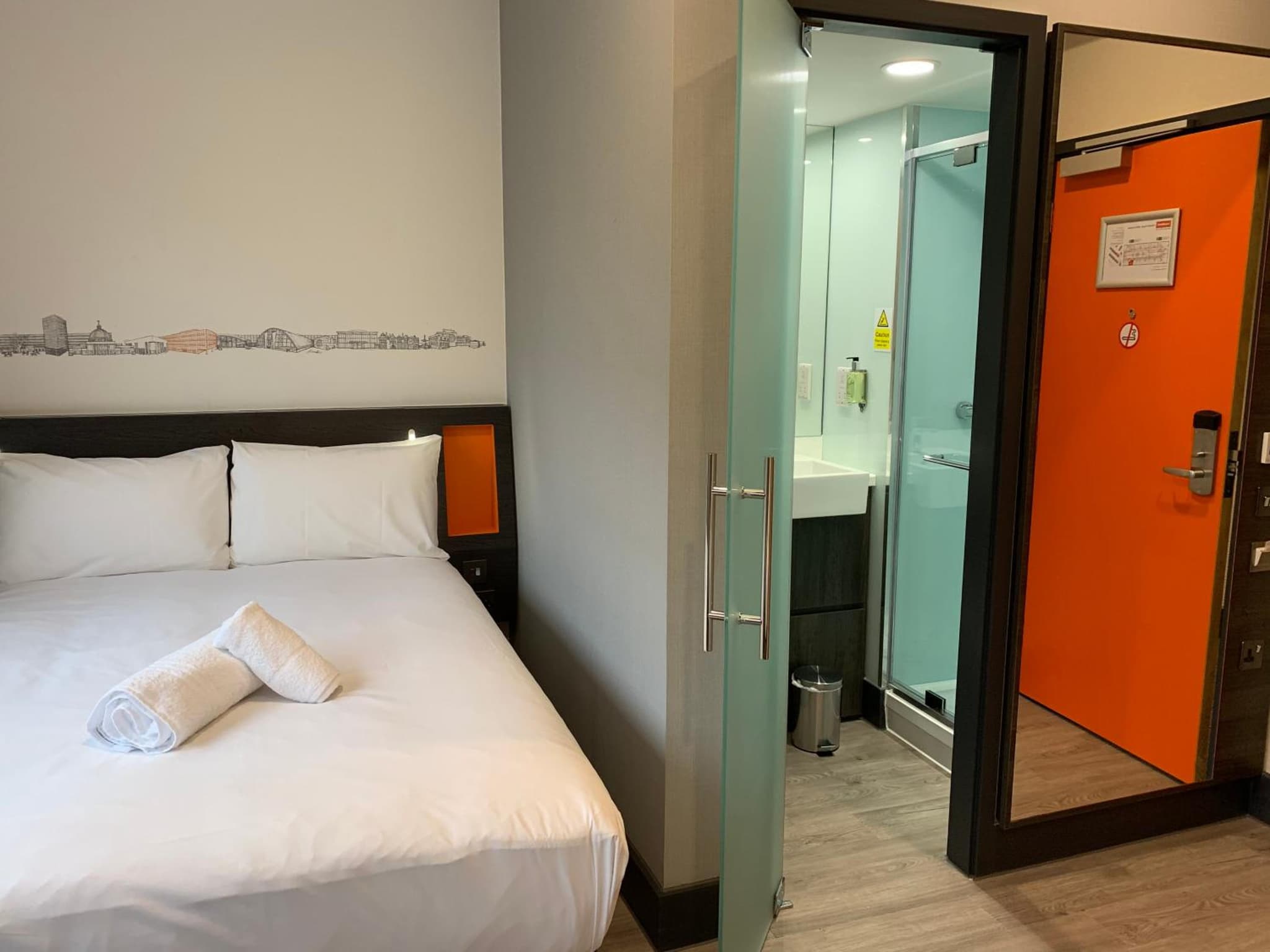 easyHotel Milton Keynes photo 2