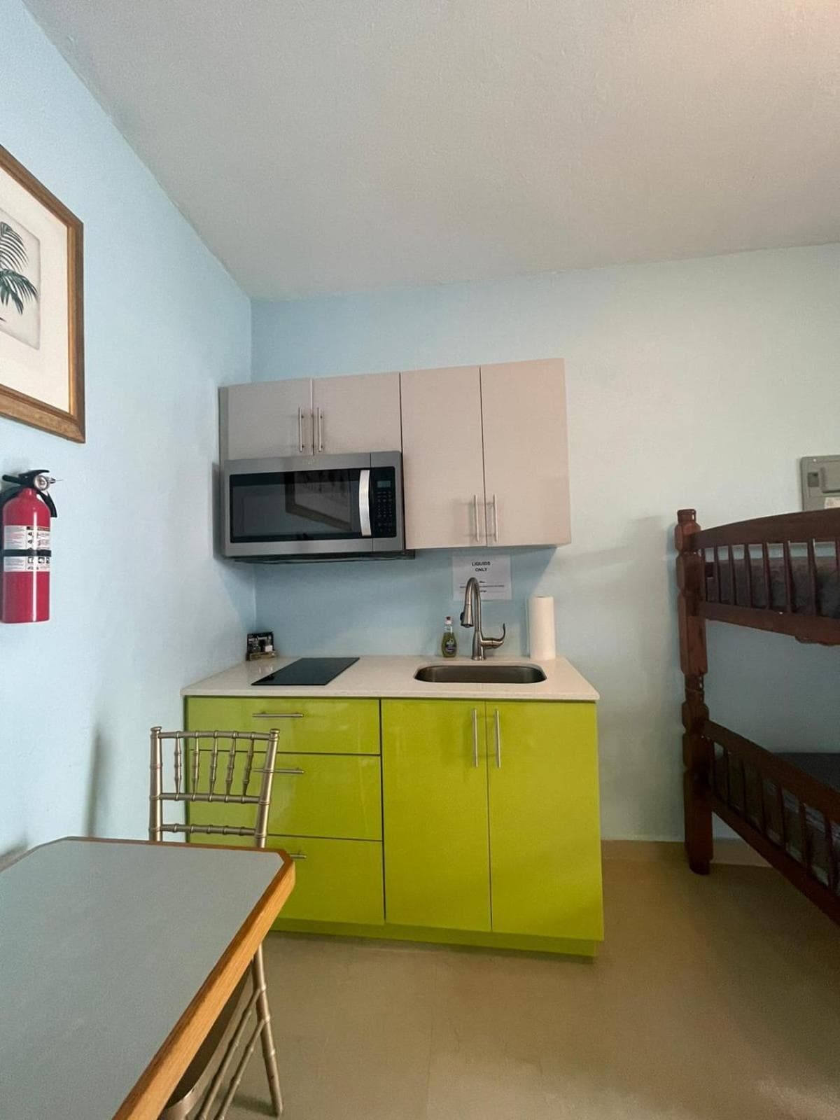 Private Studio Near Beach-Full Bath, Kitchenette, Sleeps 2, Unit 5 photo 9