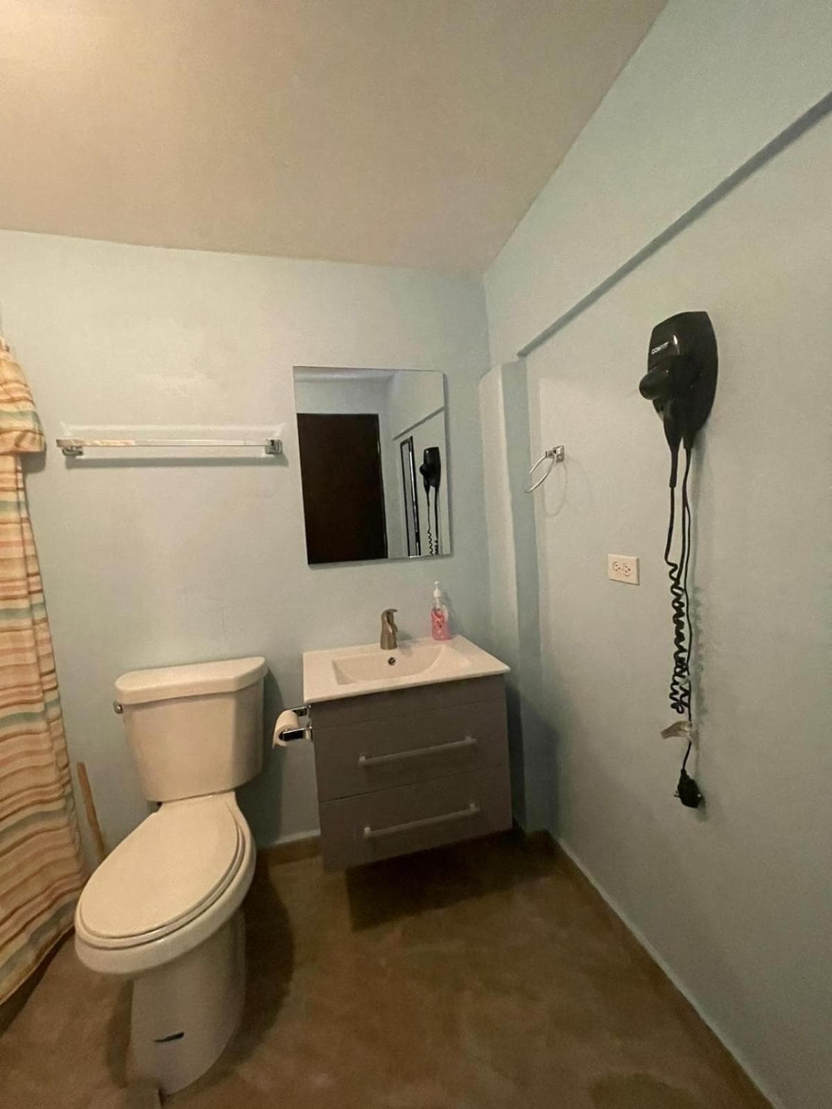 Private Studio Near Beach-Full Bath, Kitchenette, Sleeps 2, Unit 5 photo 4