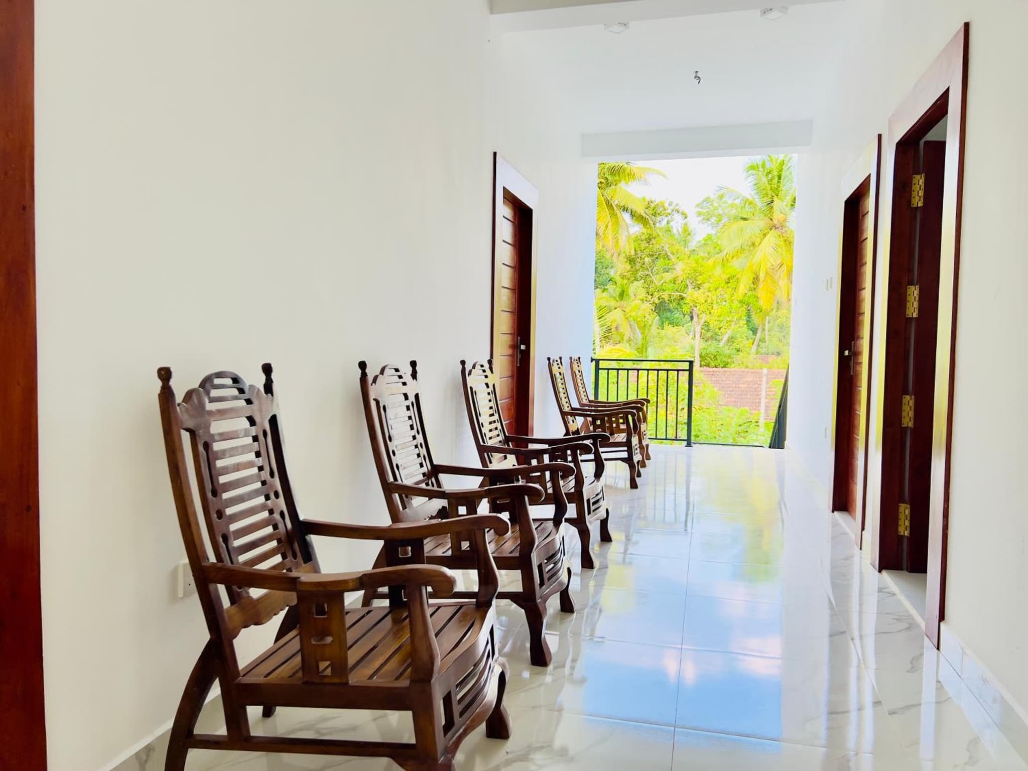 Lavish photo 9