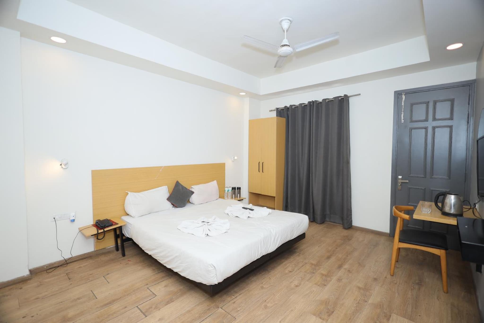 Hotel Wedlock sector 47 photo 6