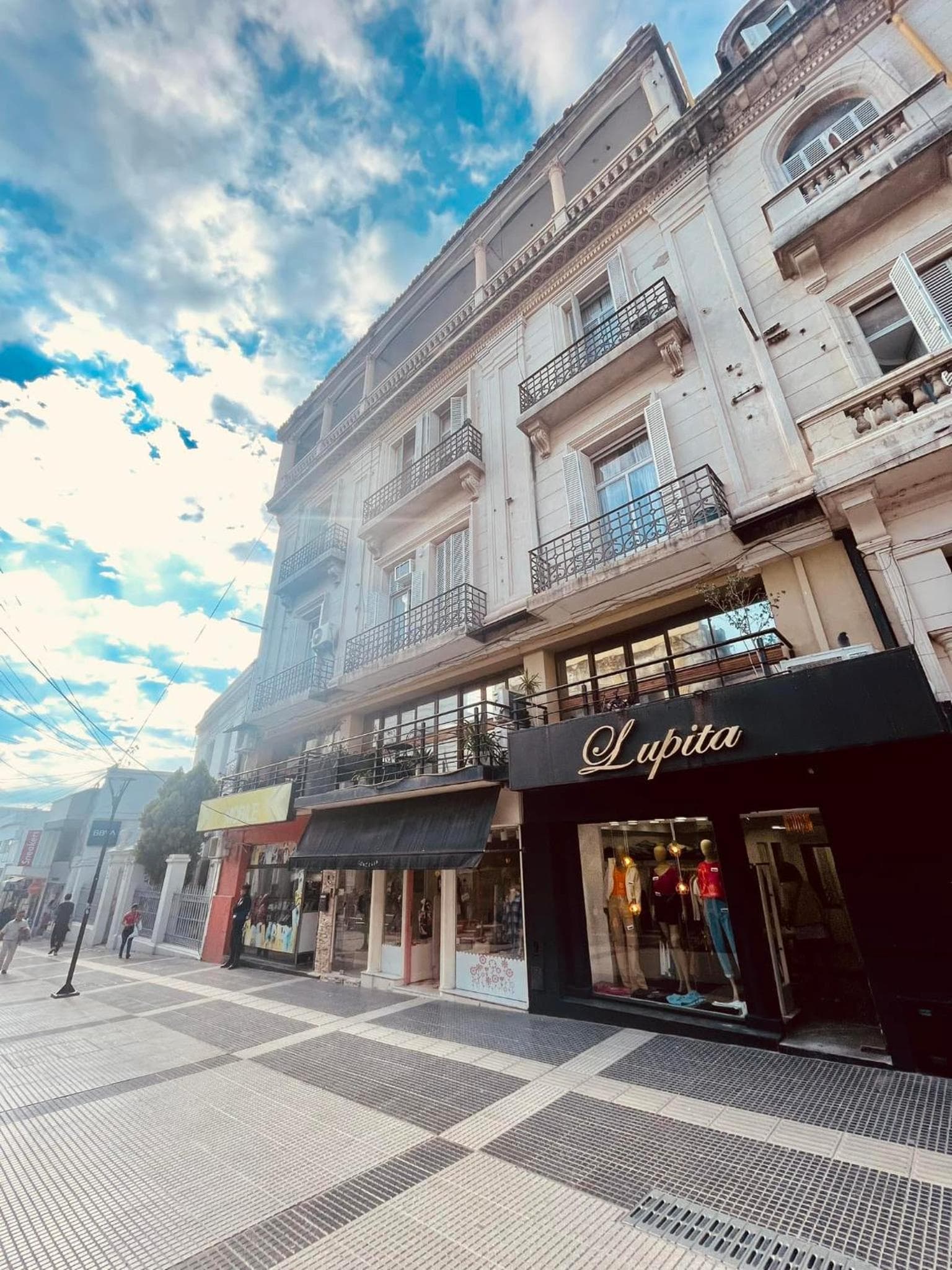Peatonal Suites Paraná