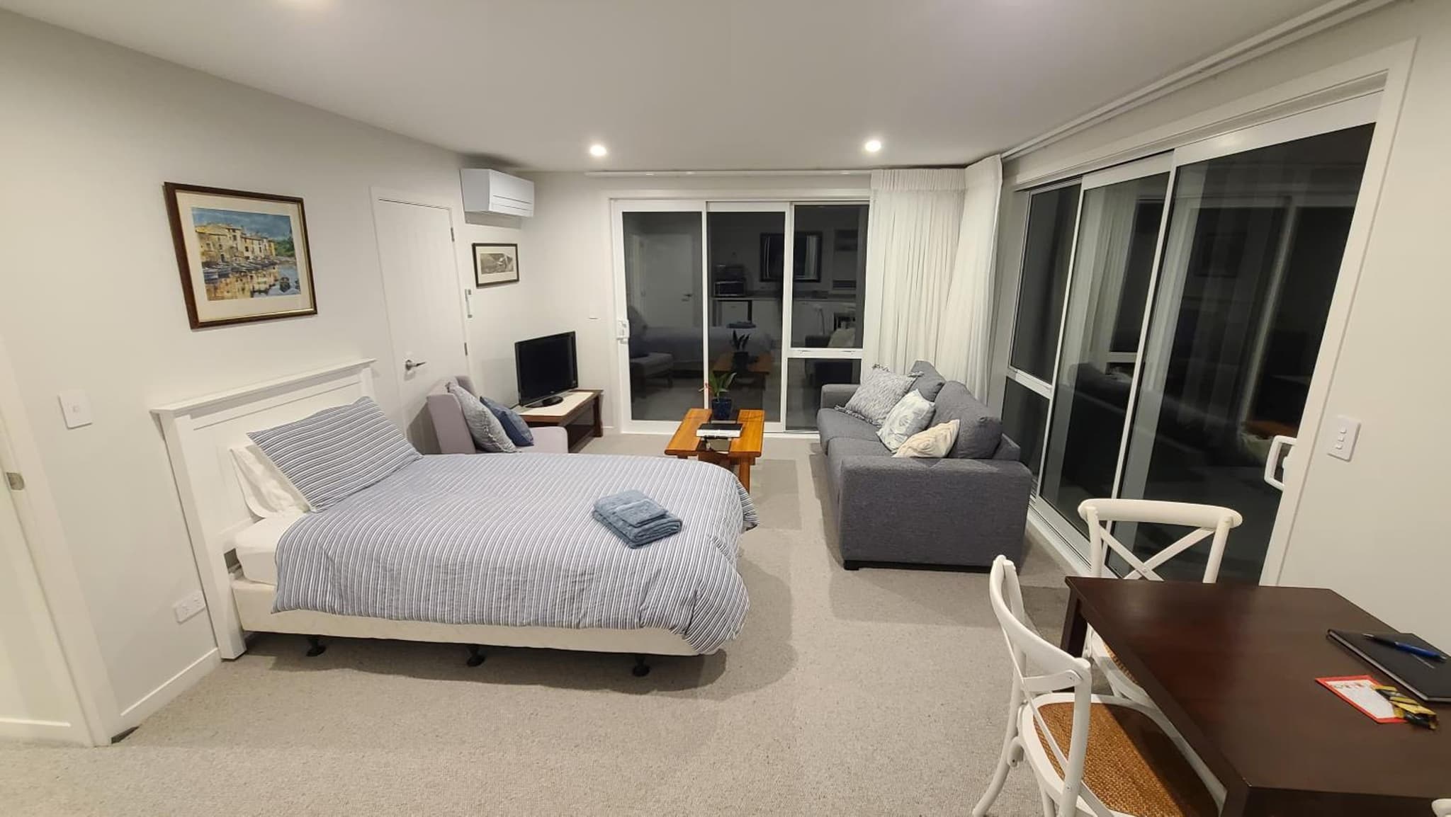 Stylish Matua Apartment photo 4