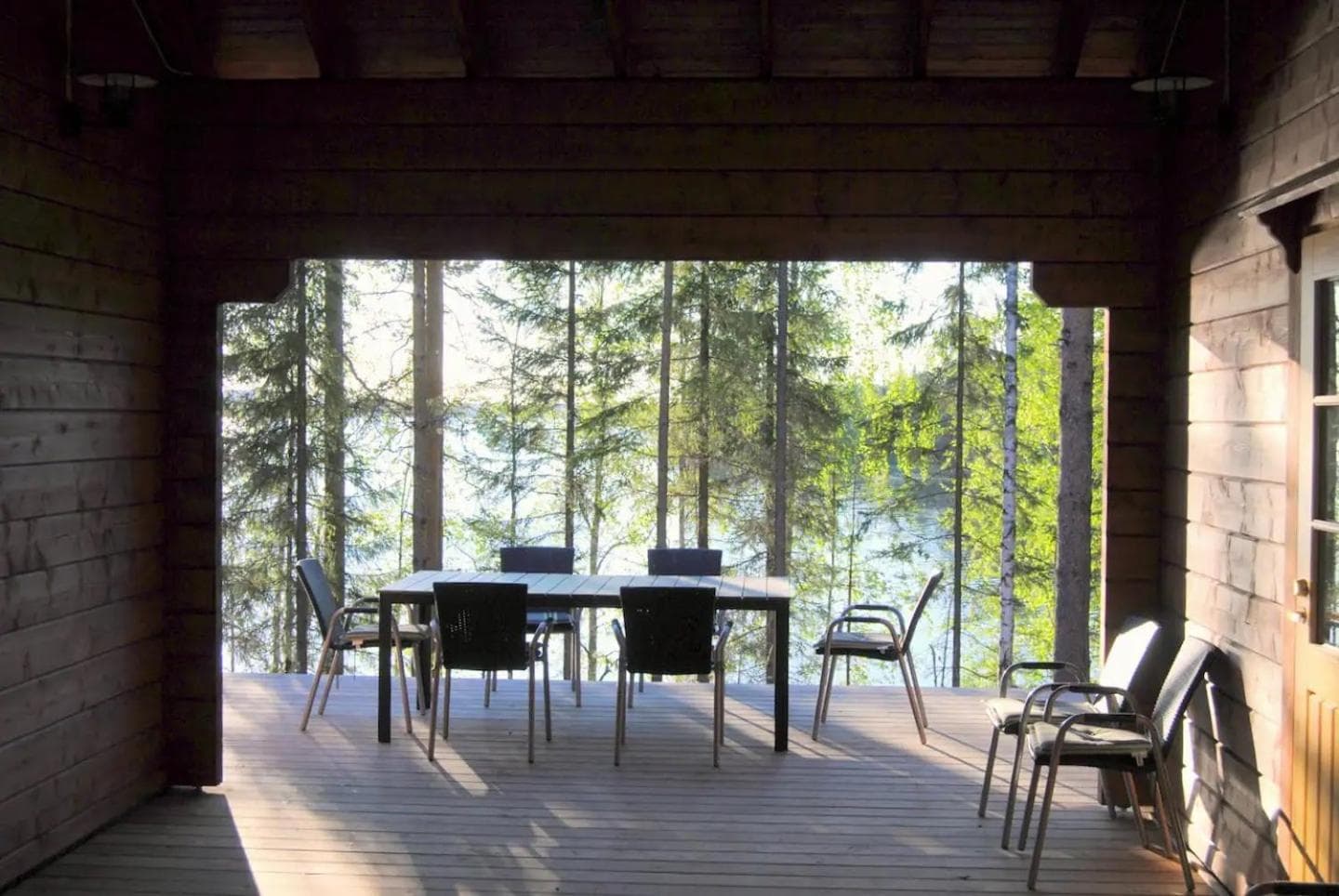 Beautiful and spacious lakeside cottages photo 2