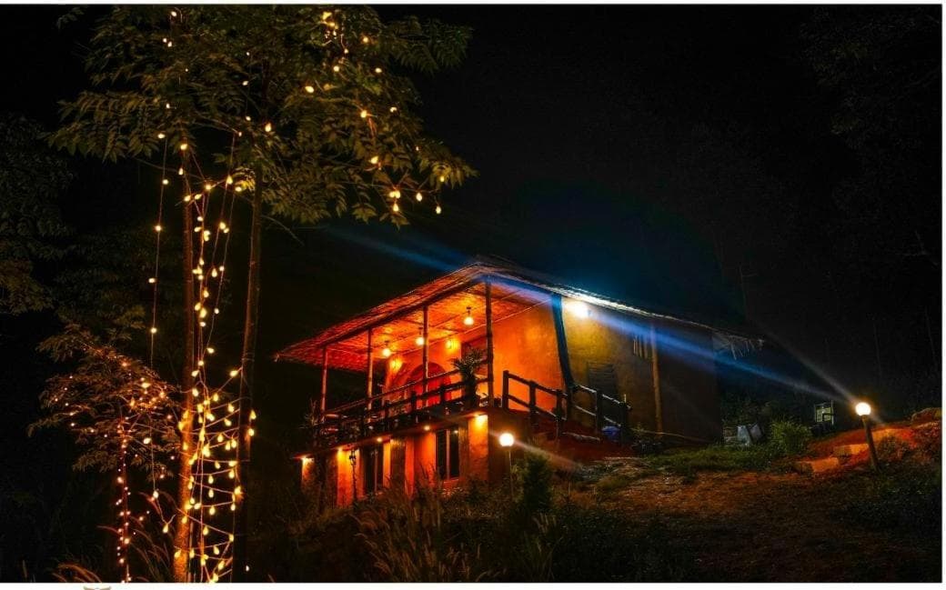 Angels Nest Home stay plantation Mountain area balconey SunRice view Nearby Ngarhole wild life , Tholpetty wild life , Pakshipathalam Bird santuary , Kuruv