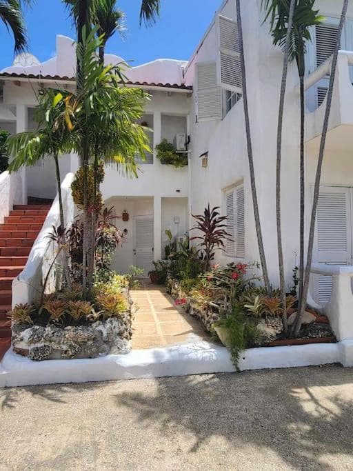 Fabulous condo, 5 mins from Mullins Beach. photo 5