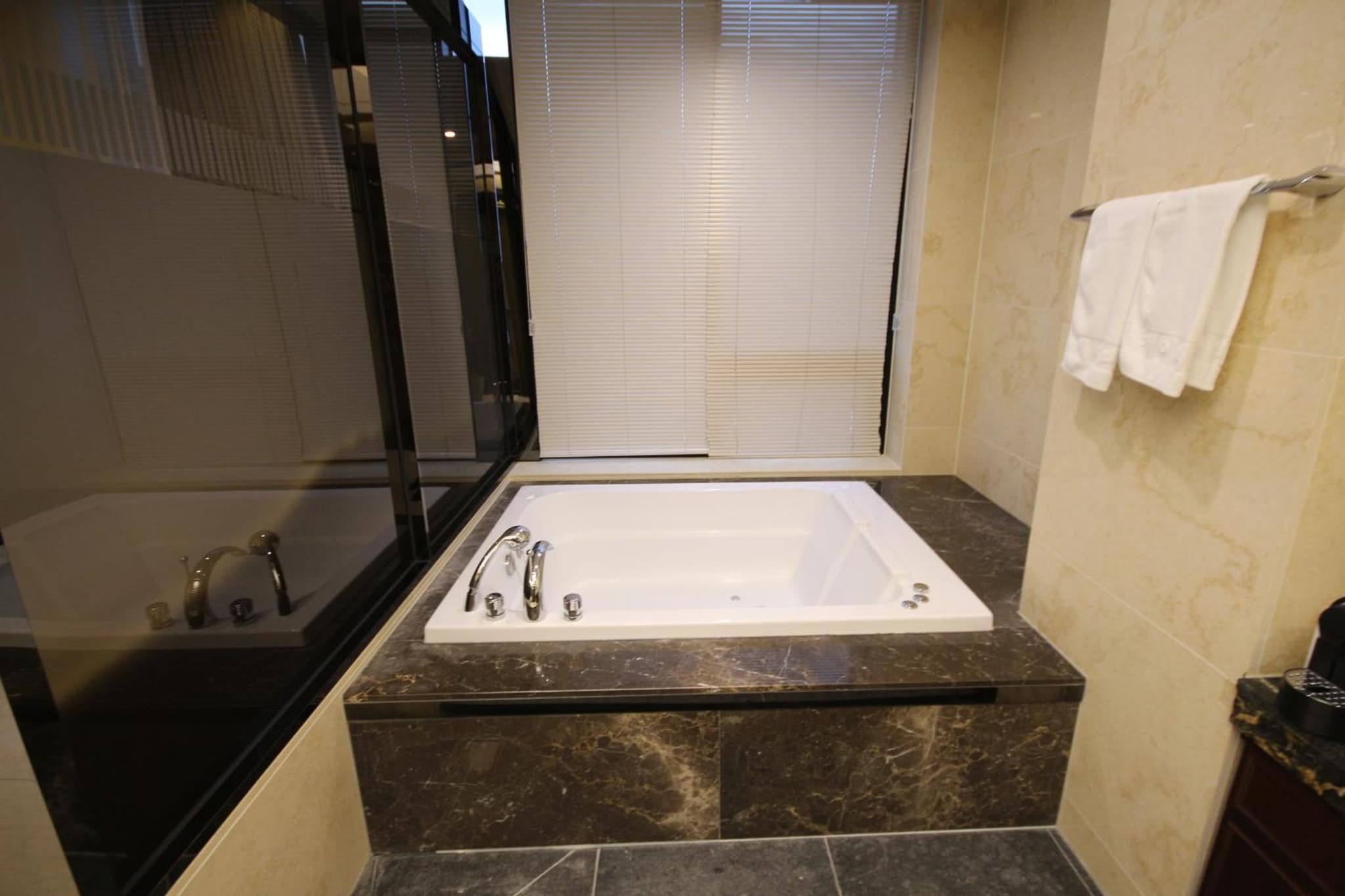 JB Tourist Hotel photo 8