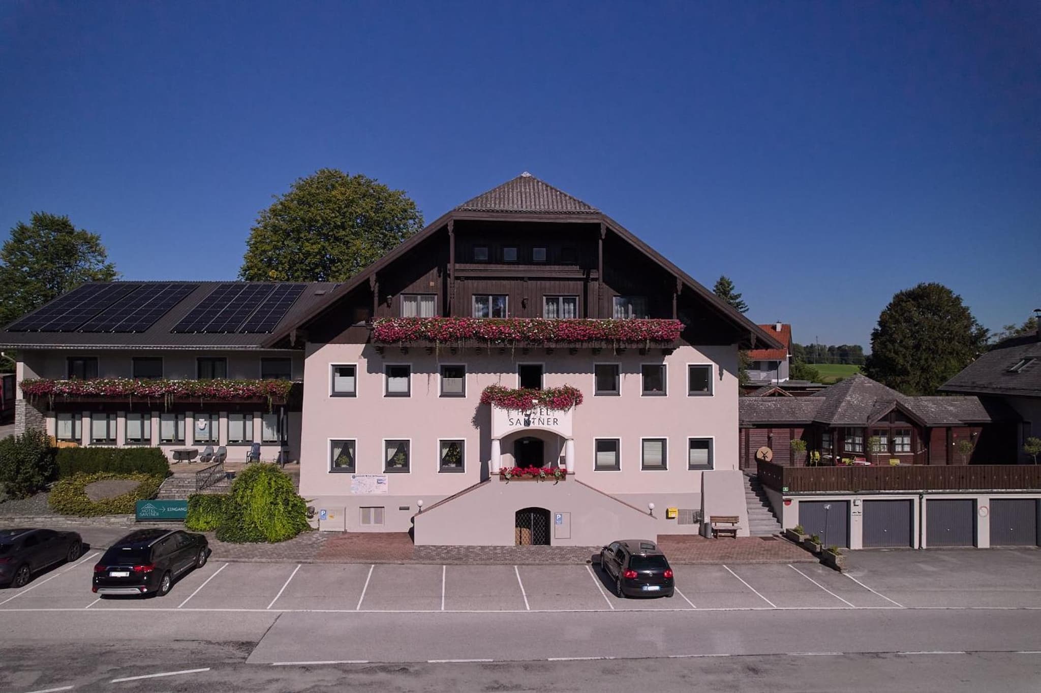Santner, Hotel