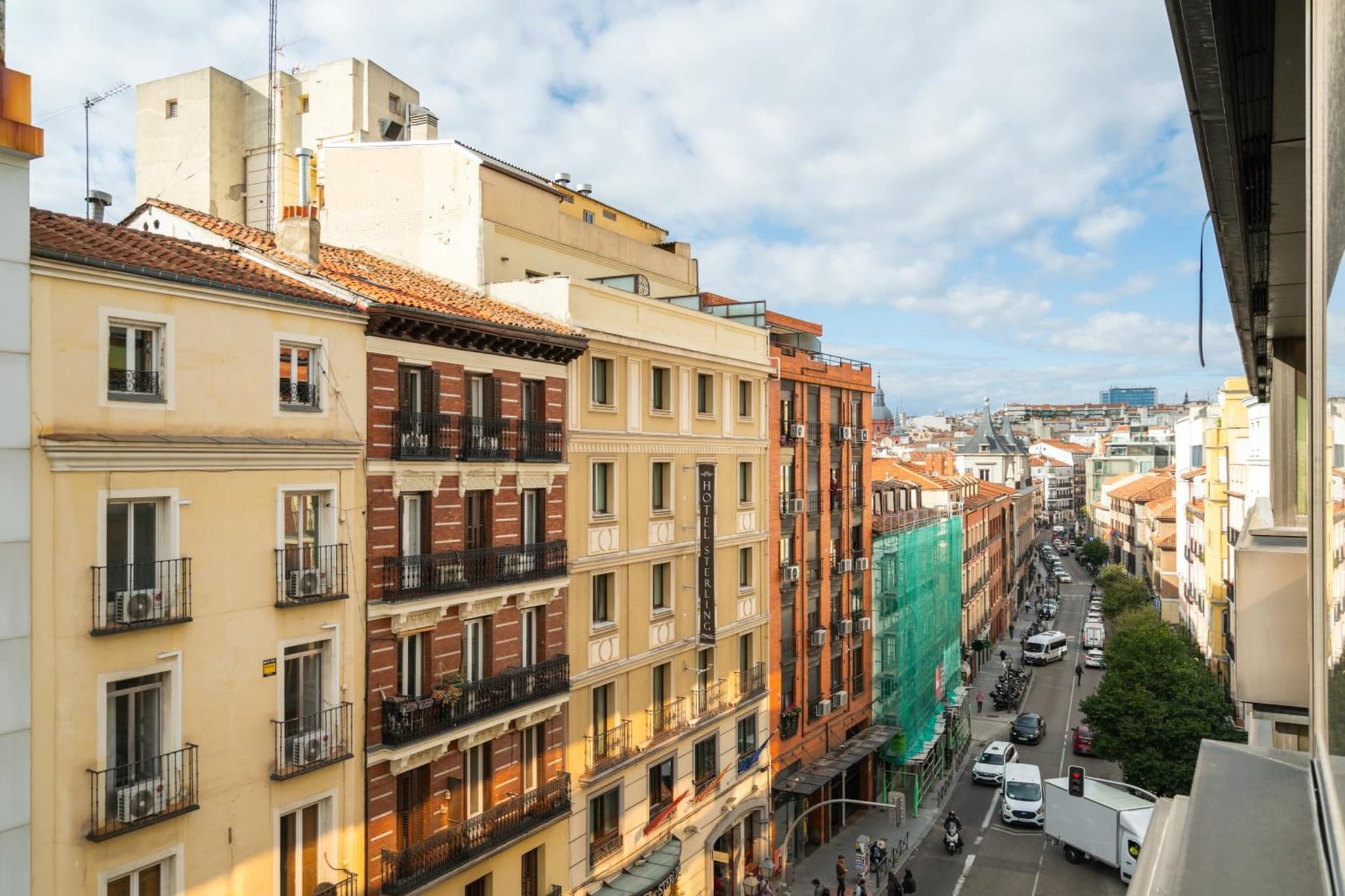 Dobo Madrid SB203 photo 4