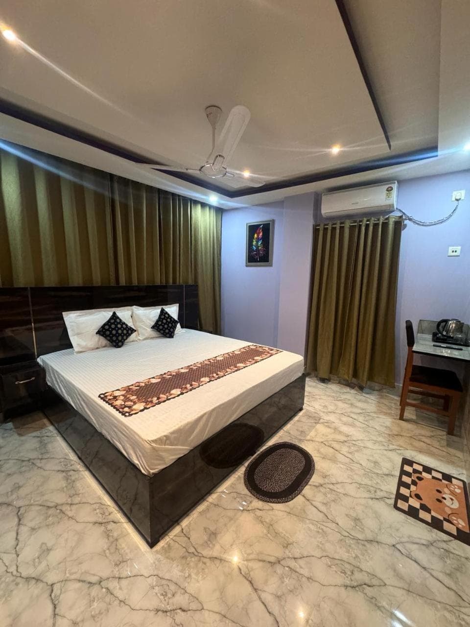 HOTEL AARNA photo 8