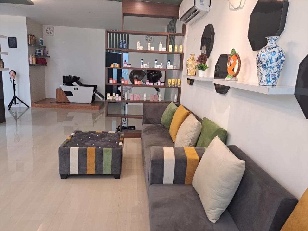 HOTEL AARNA photo 2