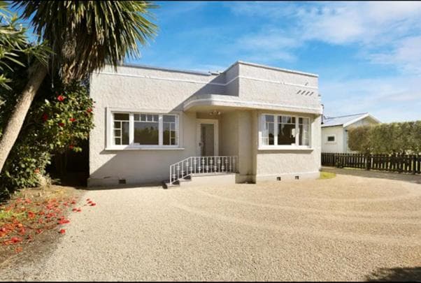 Central and Affordable - Cute Art Deco