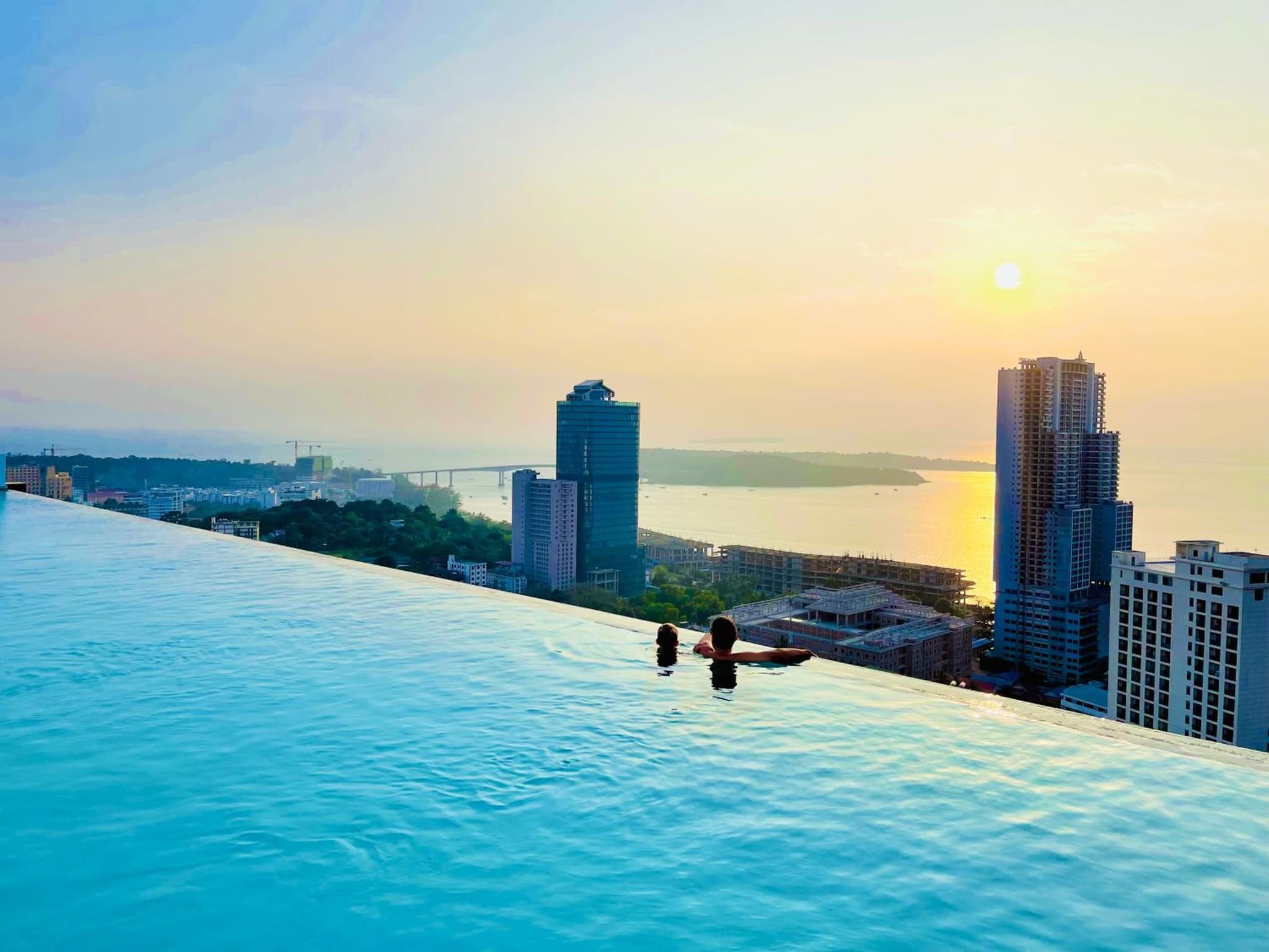 INFINITE POOL Condominium & Residence - Sihanoukville - 5mn to boat pier