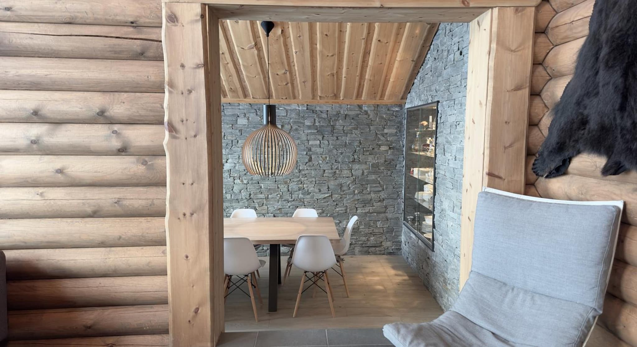 Timber lodge photo 6