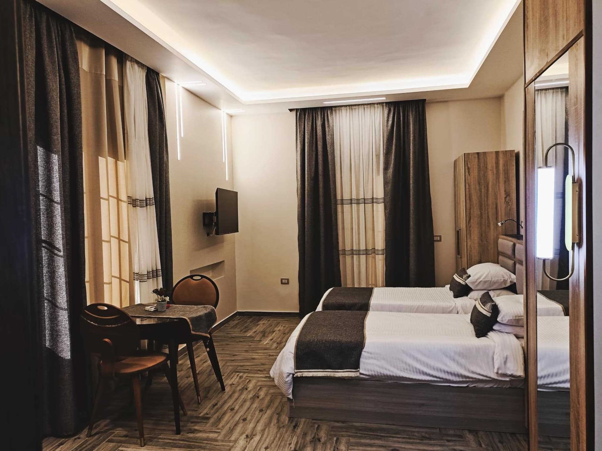 Royal Elegance Room