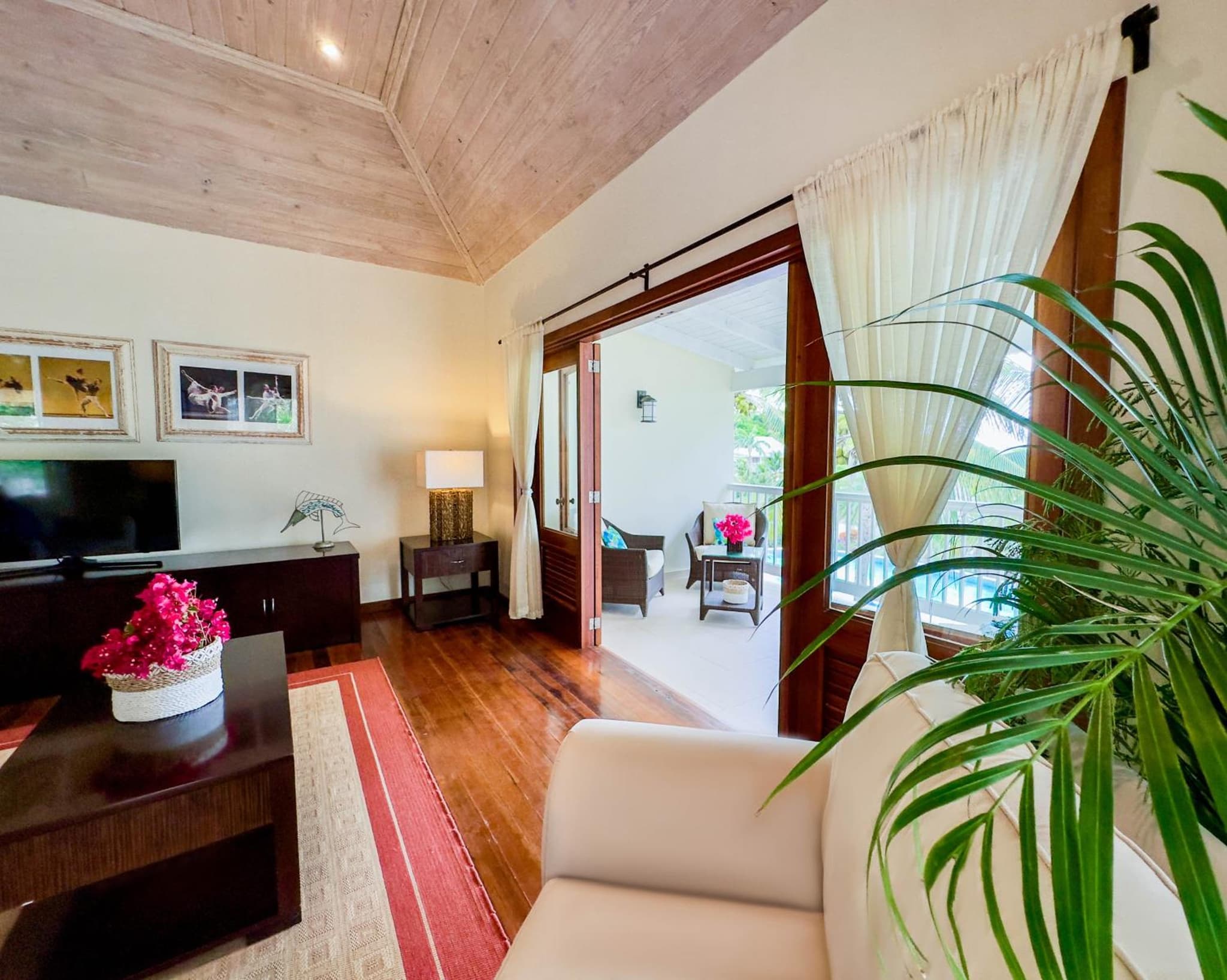 The Hideaway 1-Bedroom Suite, Pool - Beach & Restaurant photo 5