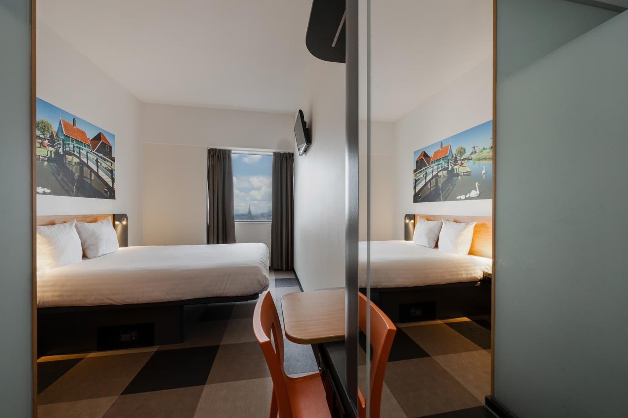 easyHotel Amsterdam Zaandam photo 2