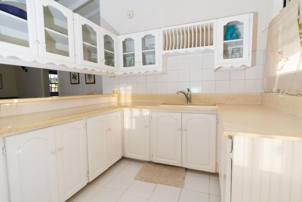 2 Bedroom Apartment at Maynards photo 9