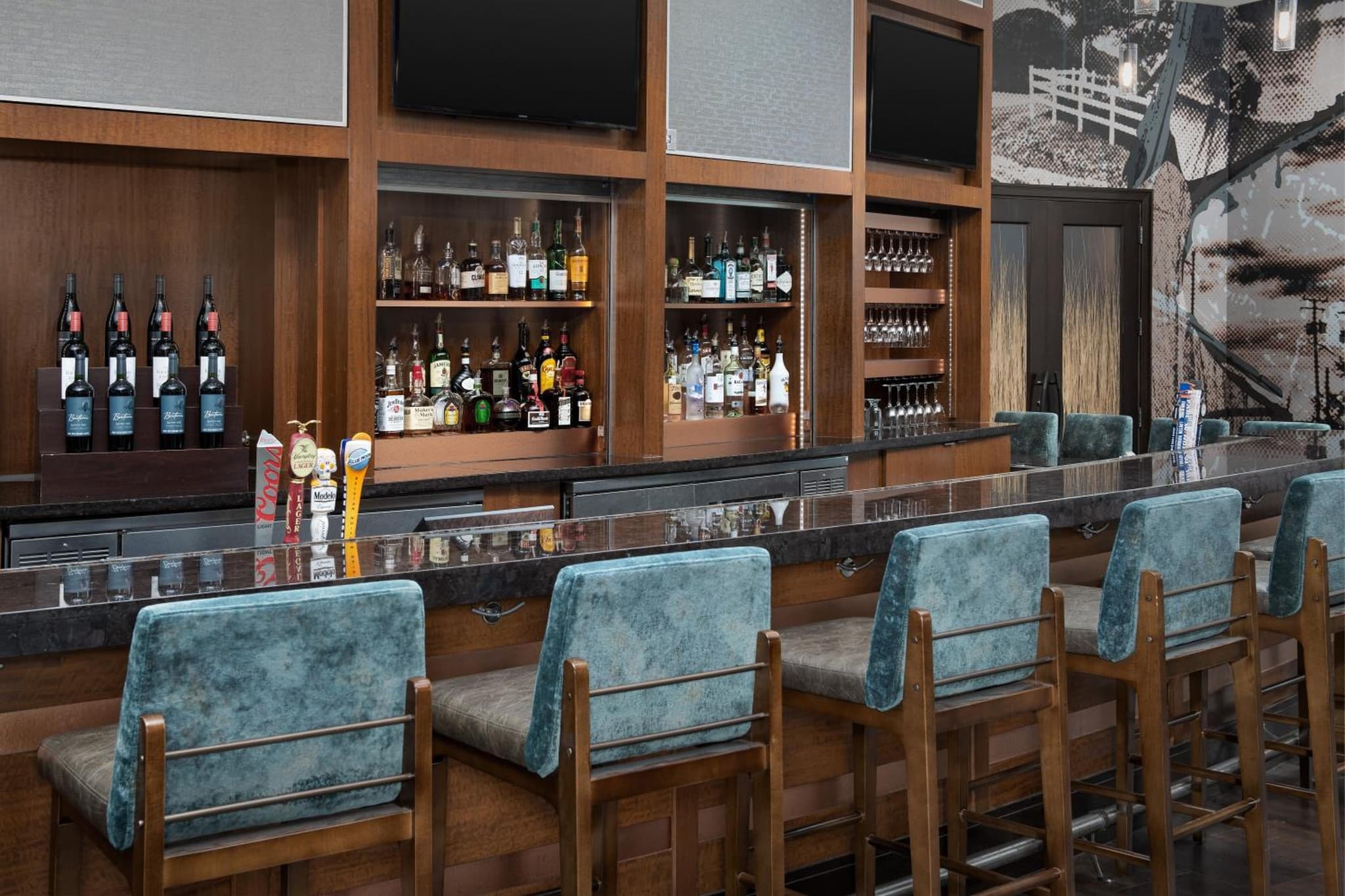 Embassy Suites Springfield photo 4