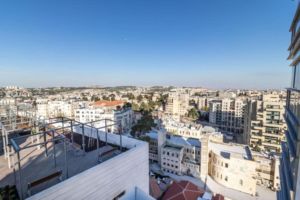 1 Bedroom Savyon View - Isrentals photo 3