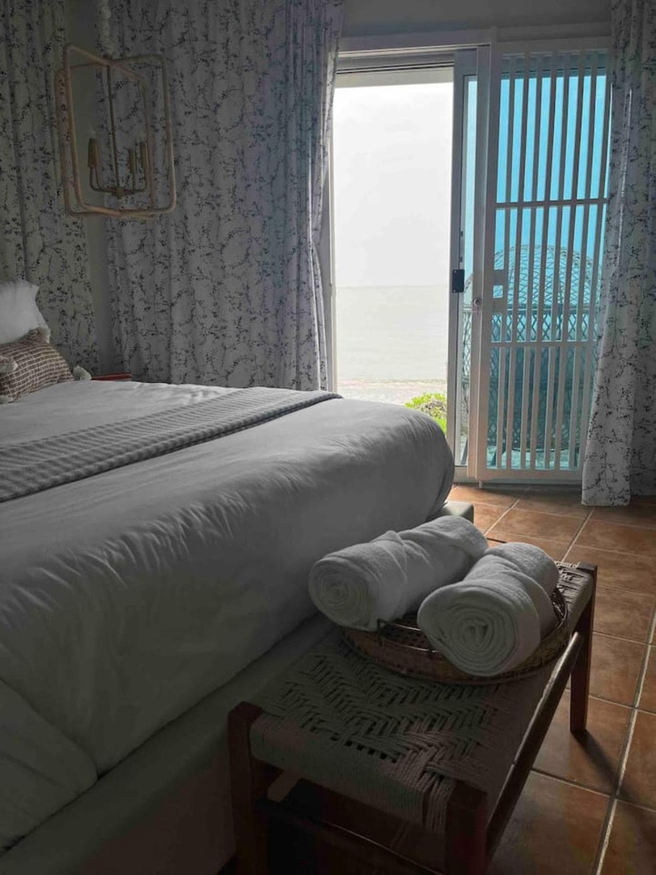 Beachfront Luxury Apartment photo 5
