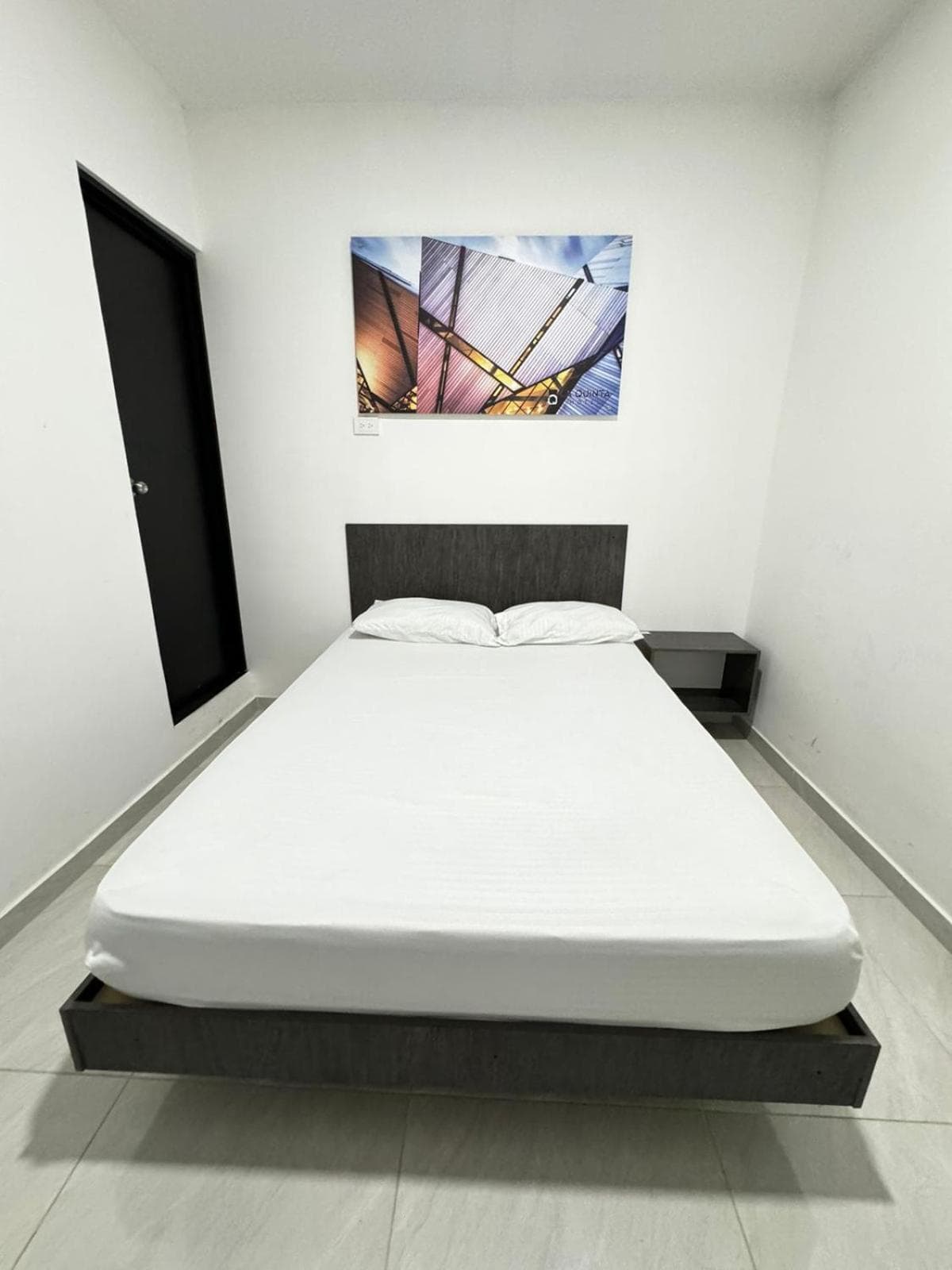 HOTEL LE QUINT photo 4