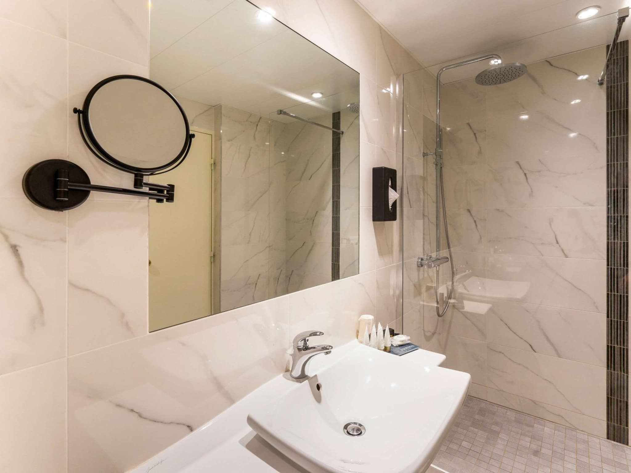 Aigle Noir Hotel Fontainebleau - MGallery Collection photo 5