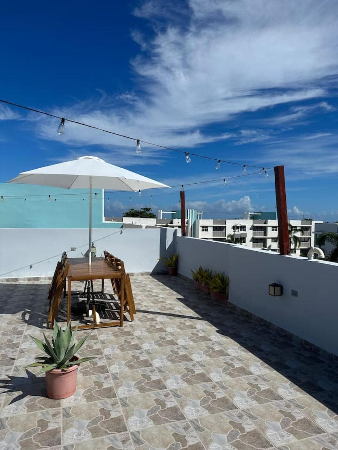 Pothos Beach PH 3BR Apt w Rooftop w Pool Access photo 6