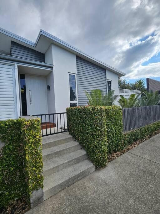 Golden Sands Beachside Cottage