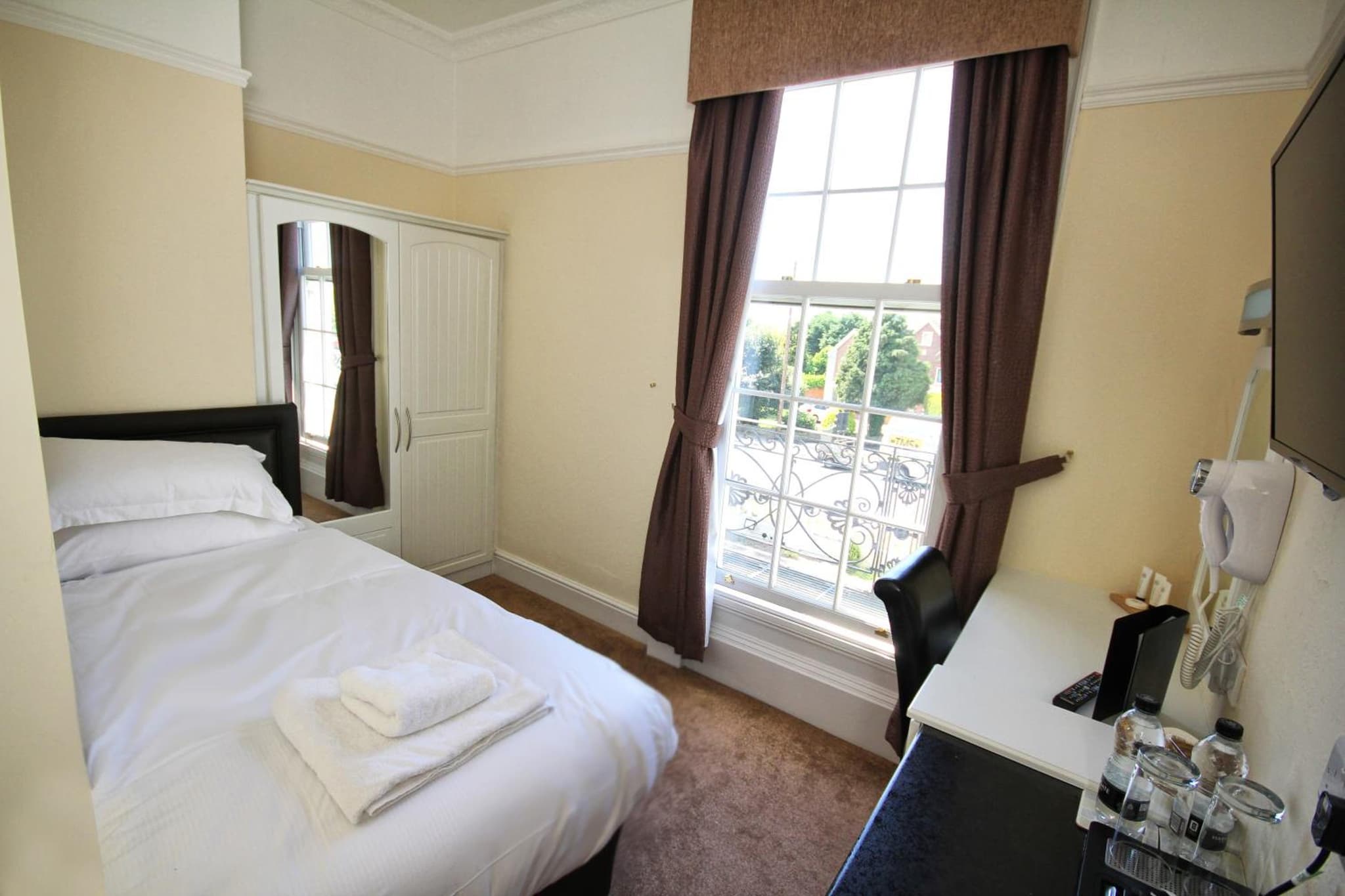 The Lawns Guest House photo 7