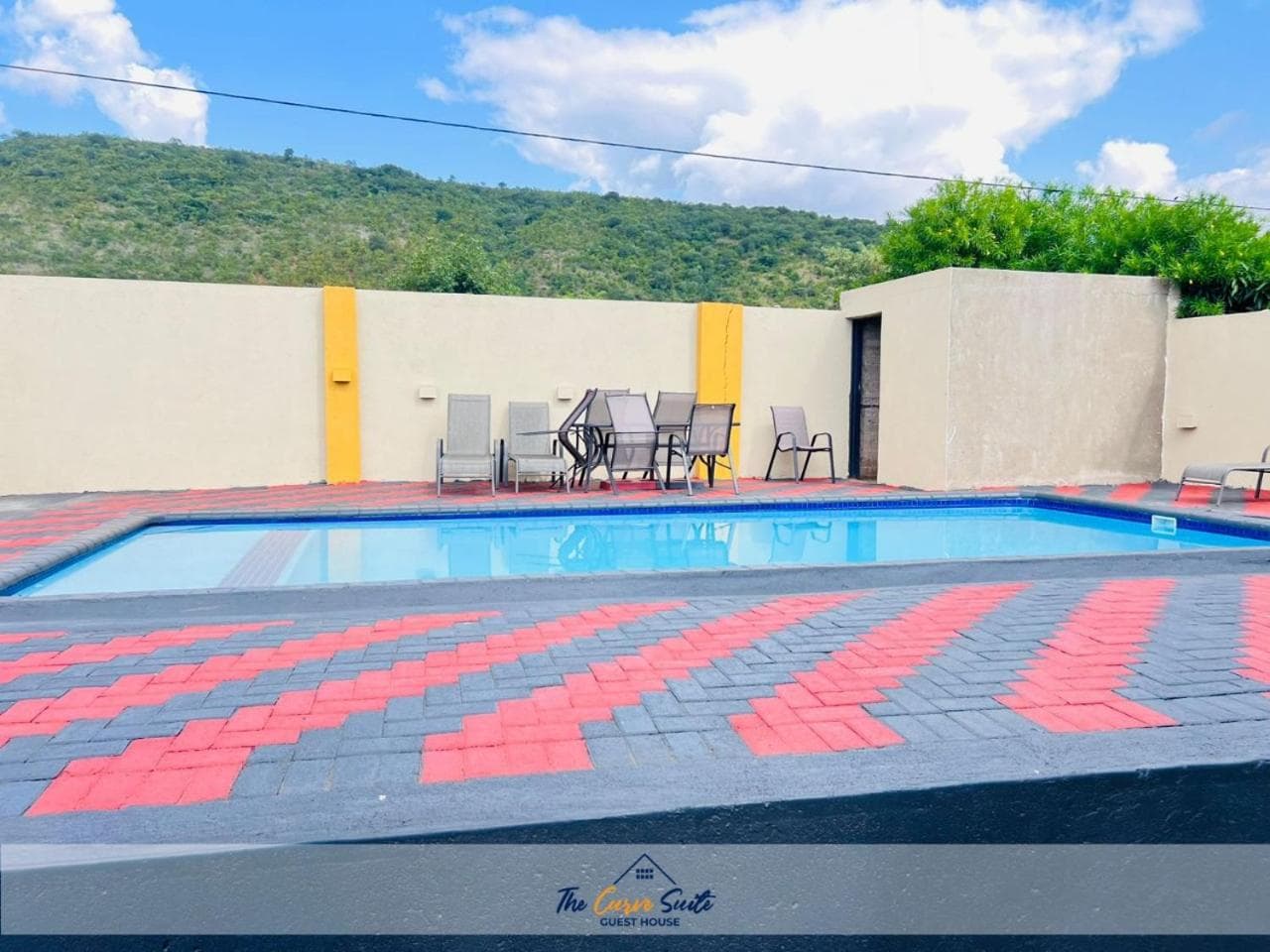The Curve Suite Guest House photo 8
