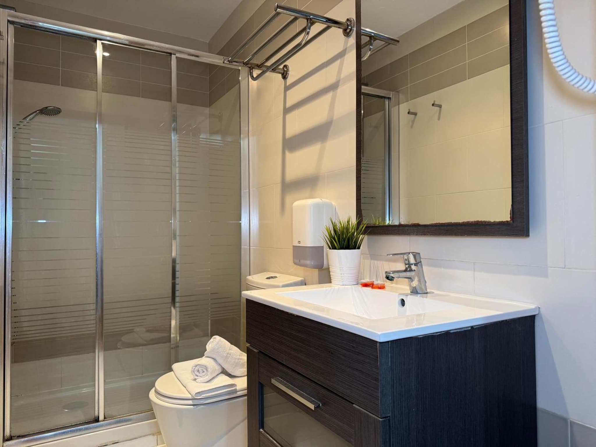 Wave Apartments photo 9