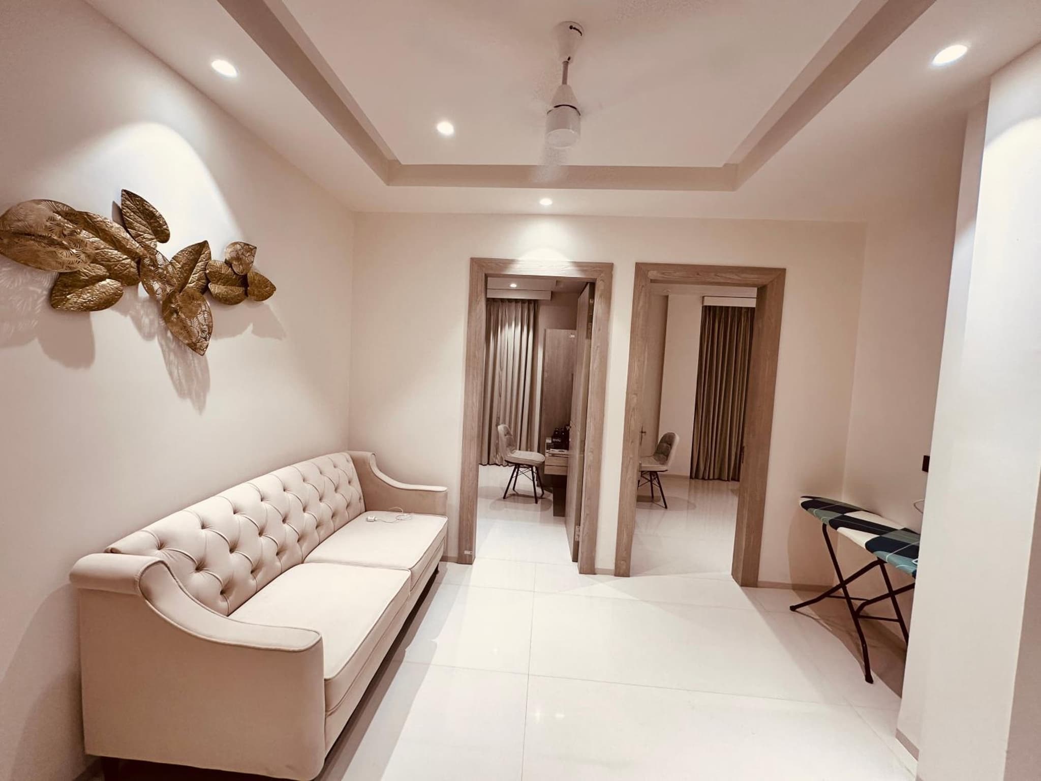 The Lodgers 2 BHK Serviced Apartment Near Artemis Hospital Sector 57 Gurgaon - Nearest Metro Station Sector 54 Chowk photo 7